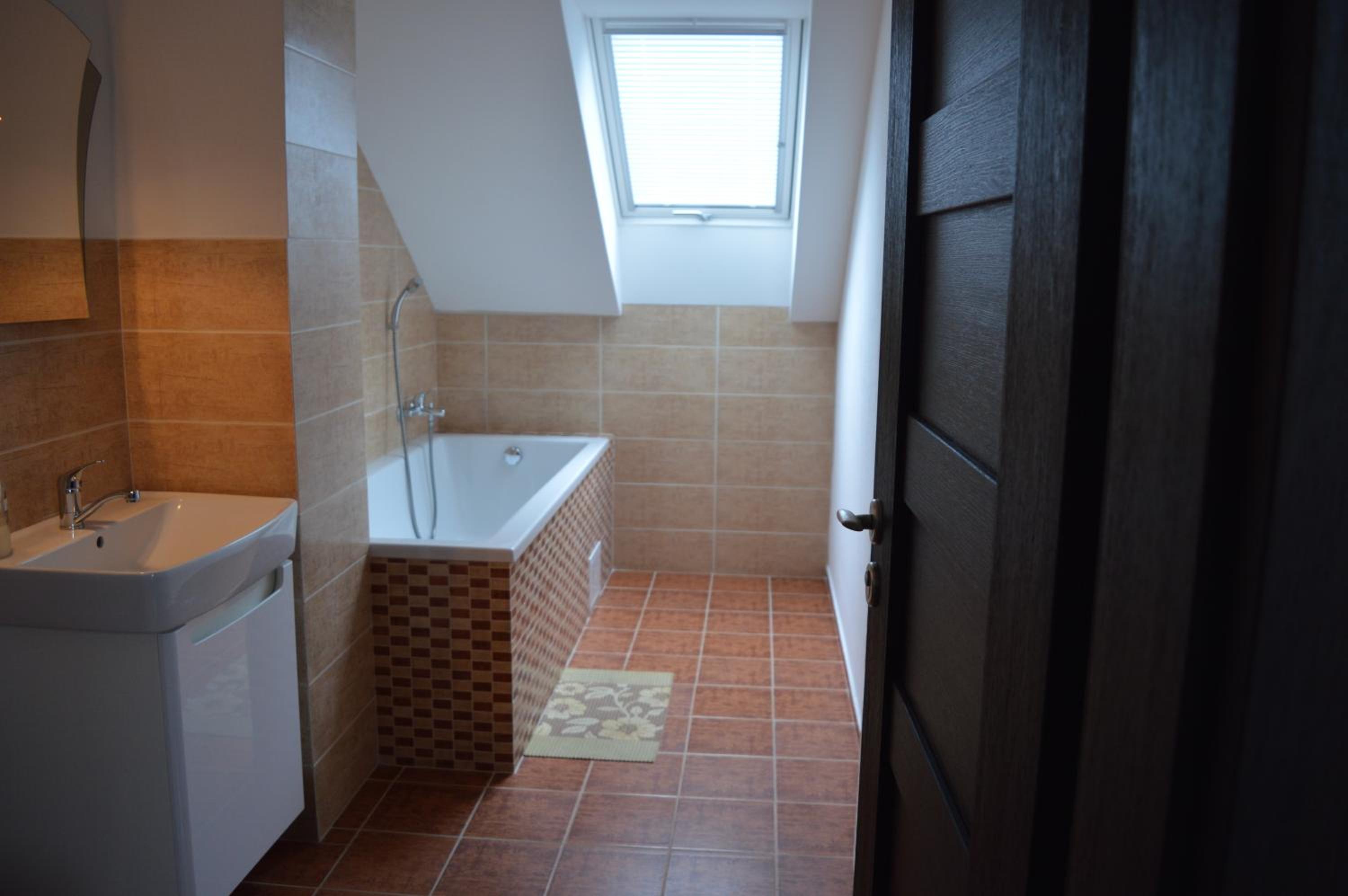 Twin Room - Photo 5