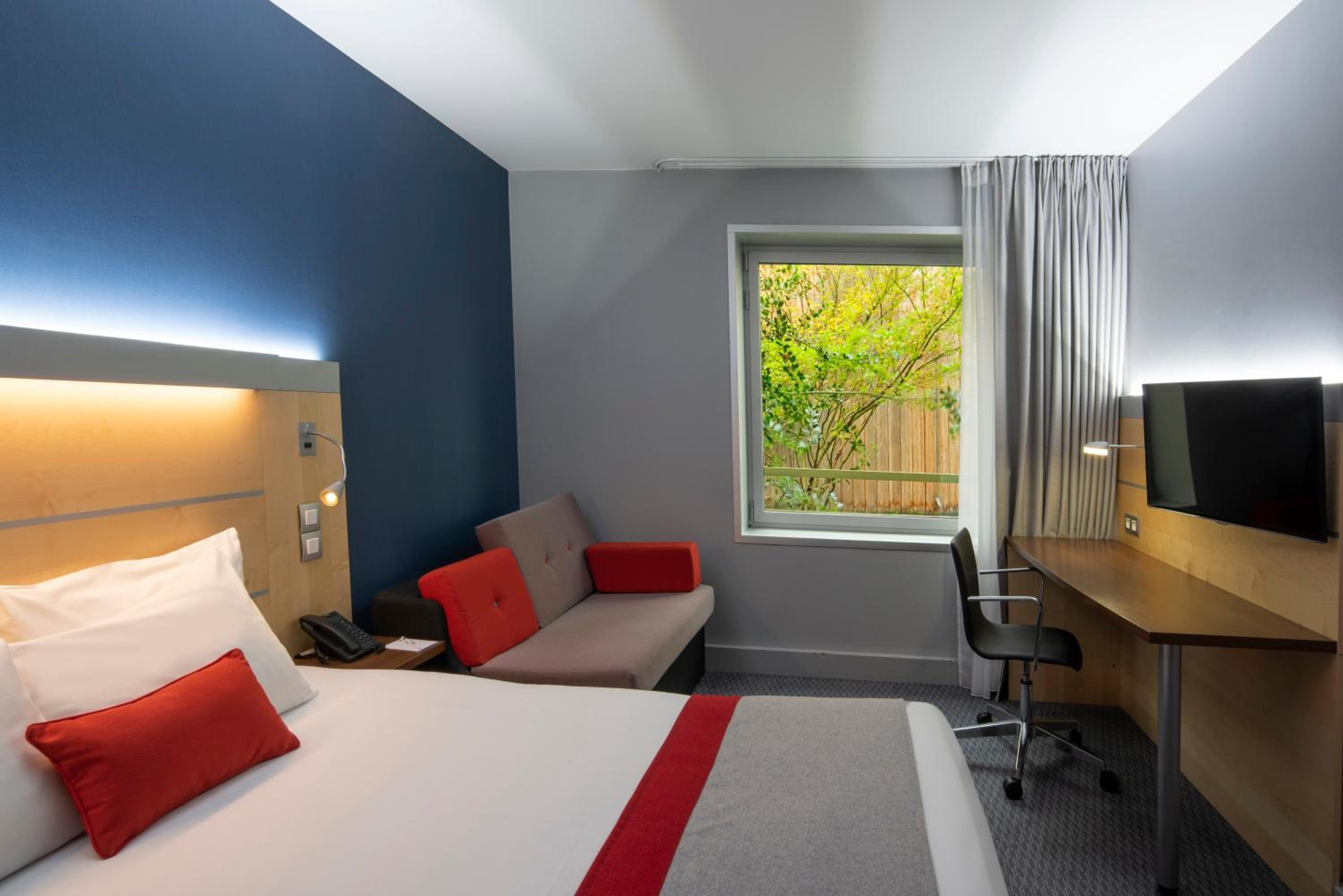 Standard Double Room with Garden View