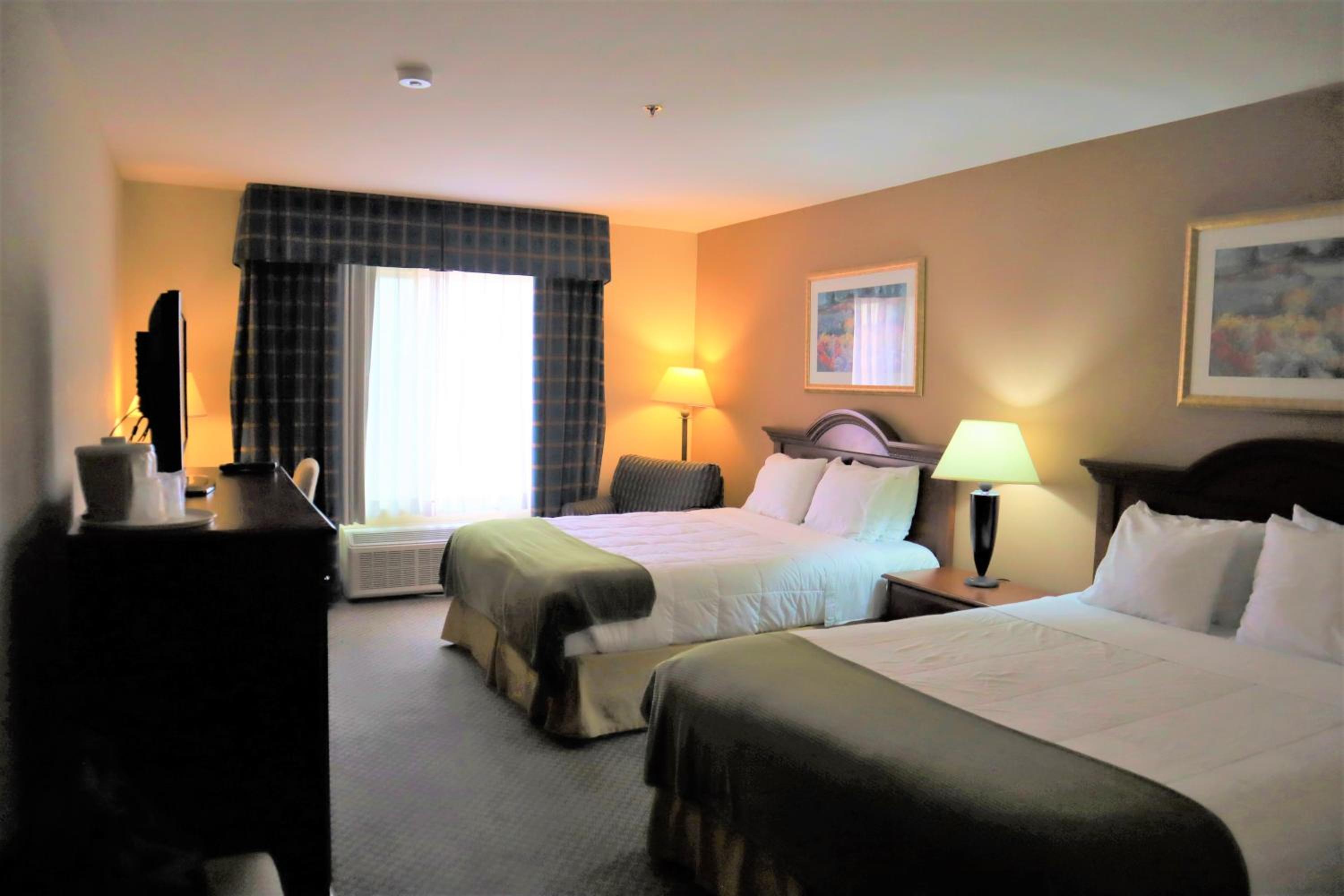 Superior Queen Room with Two Queen Beds - Non-Smoking photo 1