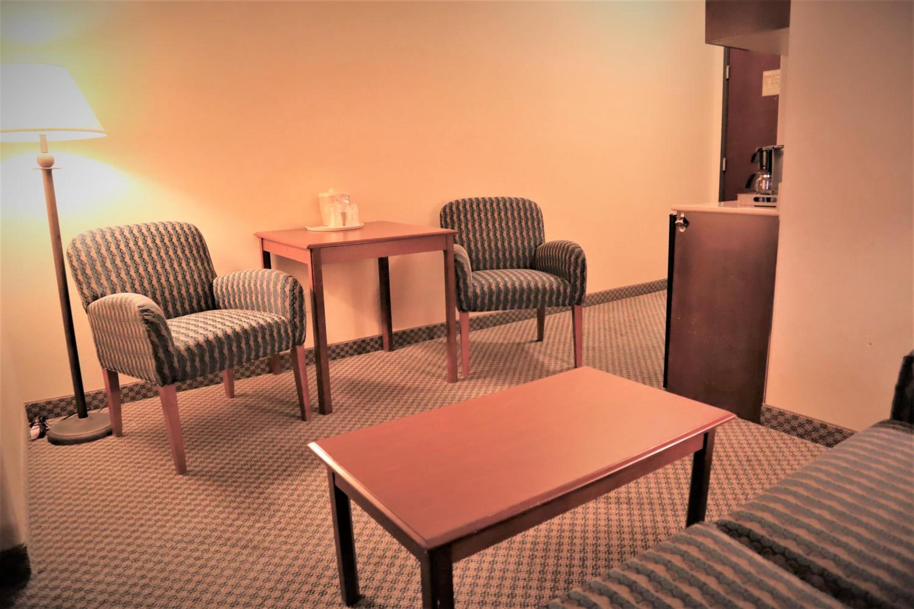 Deluxe King Room - Photo 5