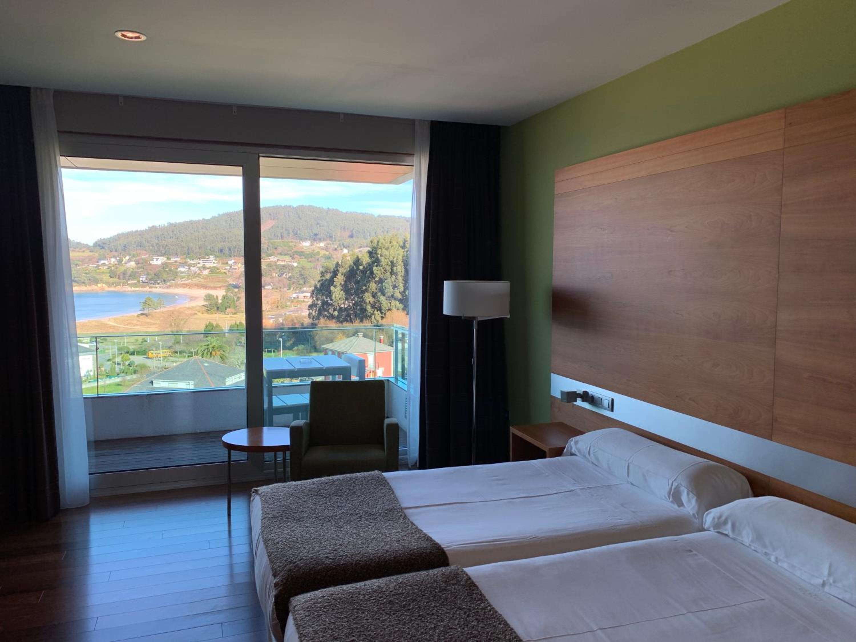 Double or Twin Room with Terrace and Sea View - Photo 4
