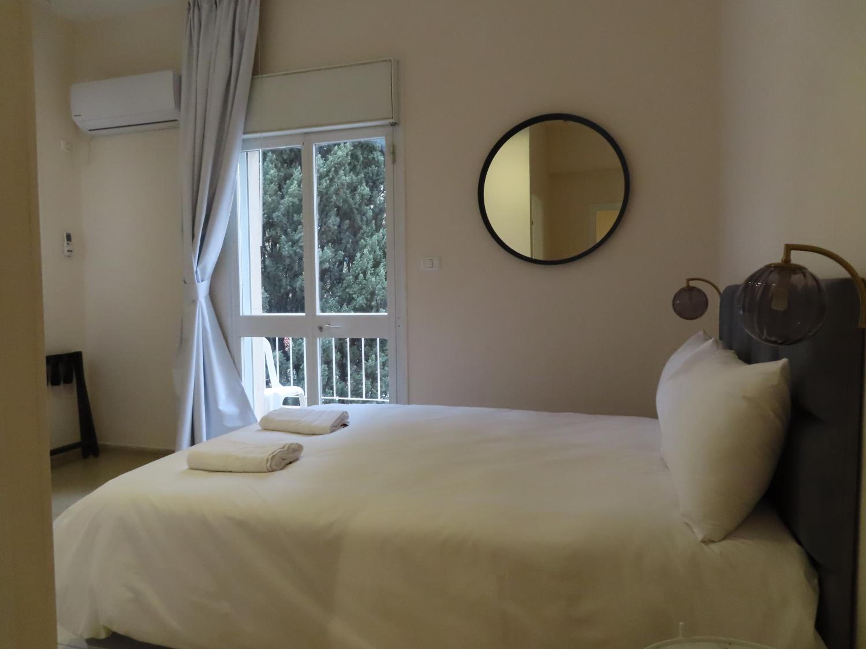 Double Room - Photo 8