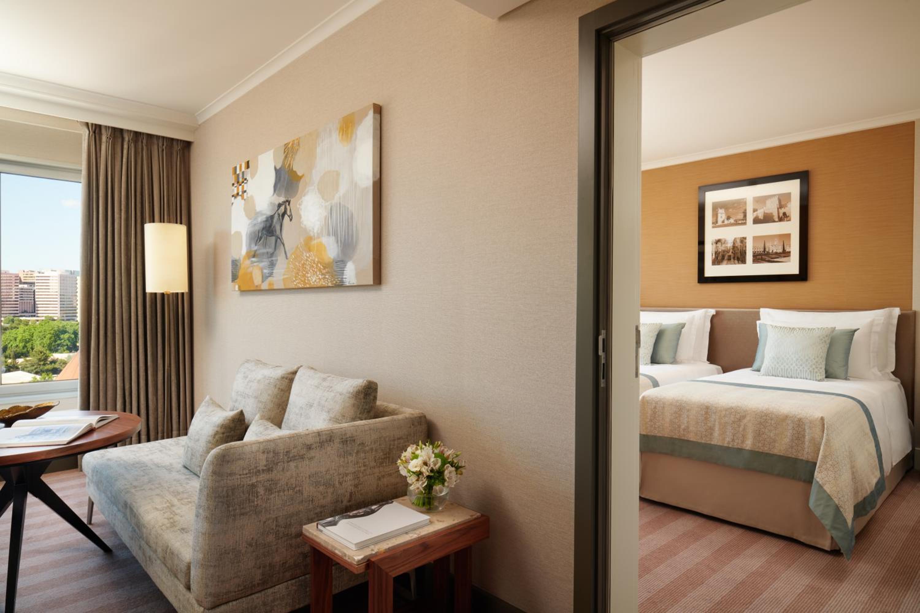 Premium Family Room - Photo 2