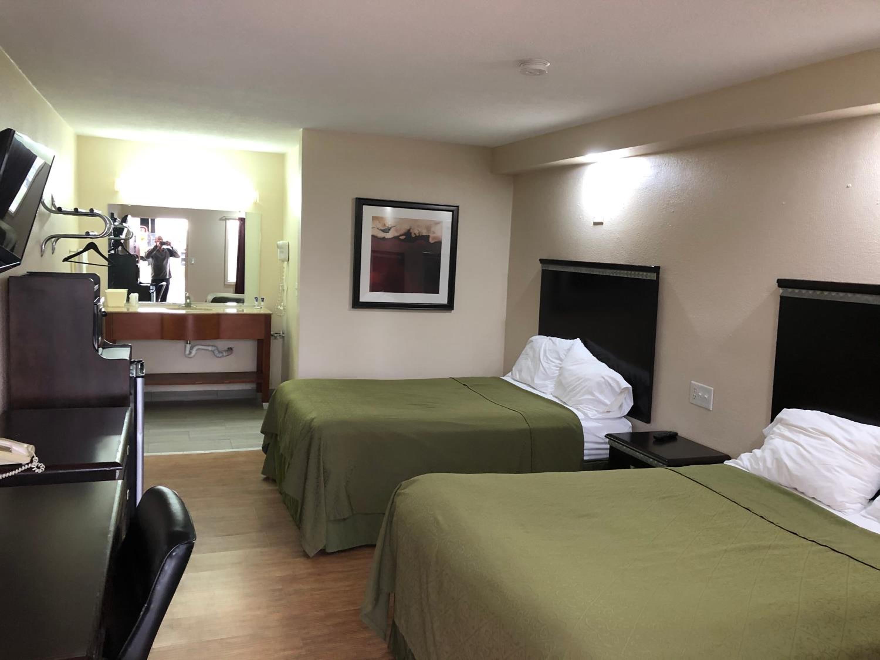 Double Room with Two Double Beds photo 2