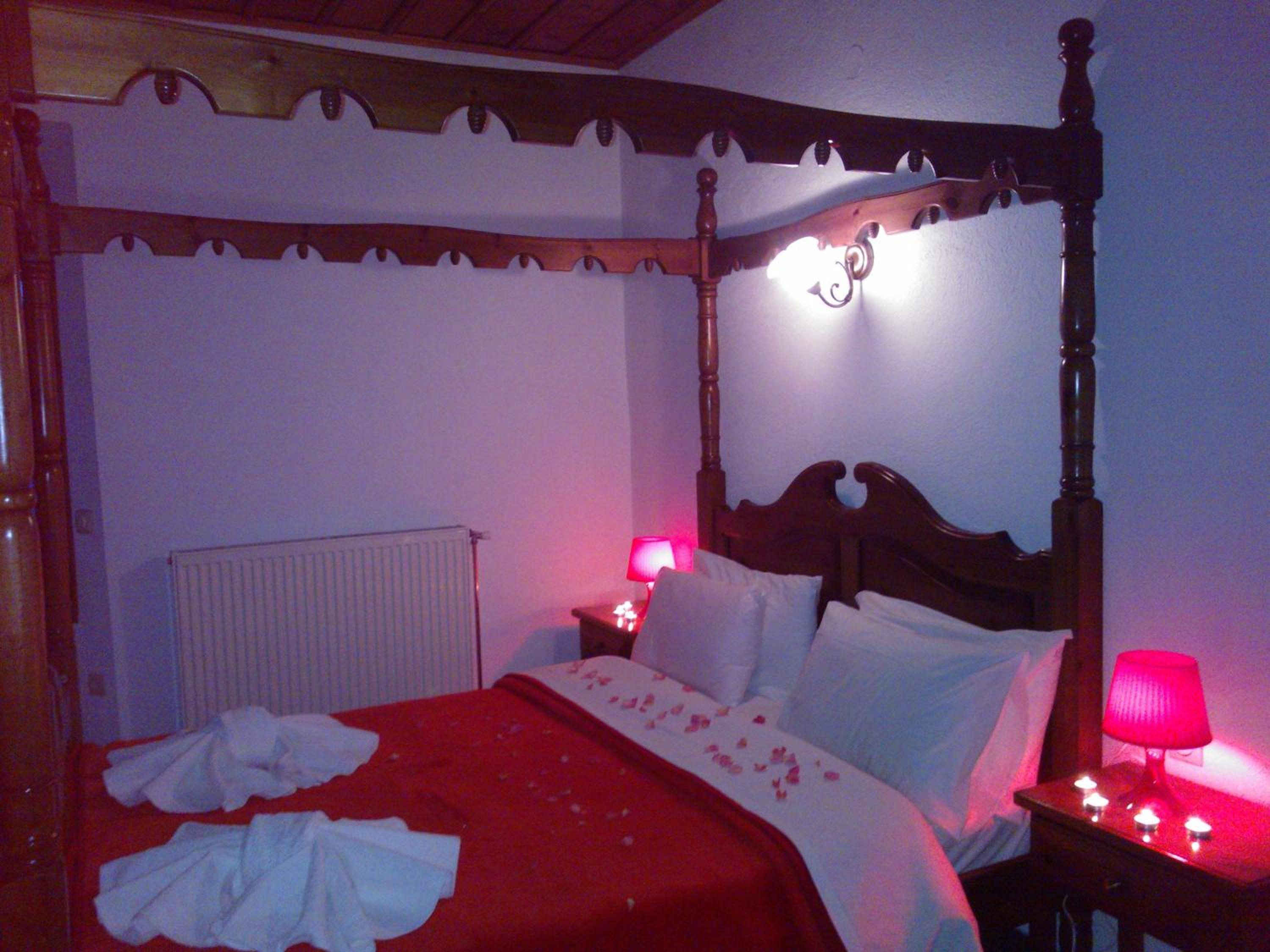 Double or Twin Room with Fireplace - Photo 9