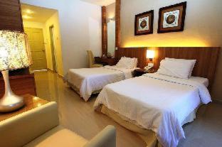 Deluxe Double Room (2 Adults + 1 Child)