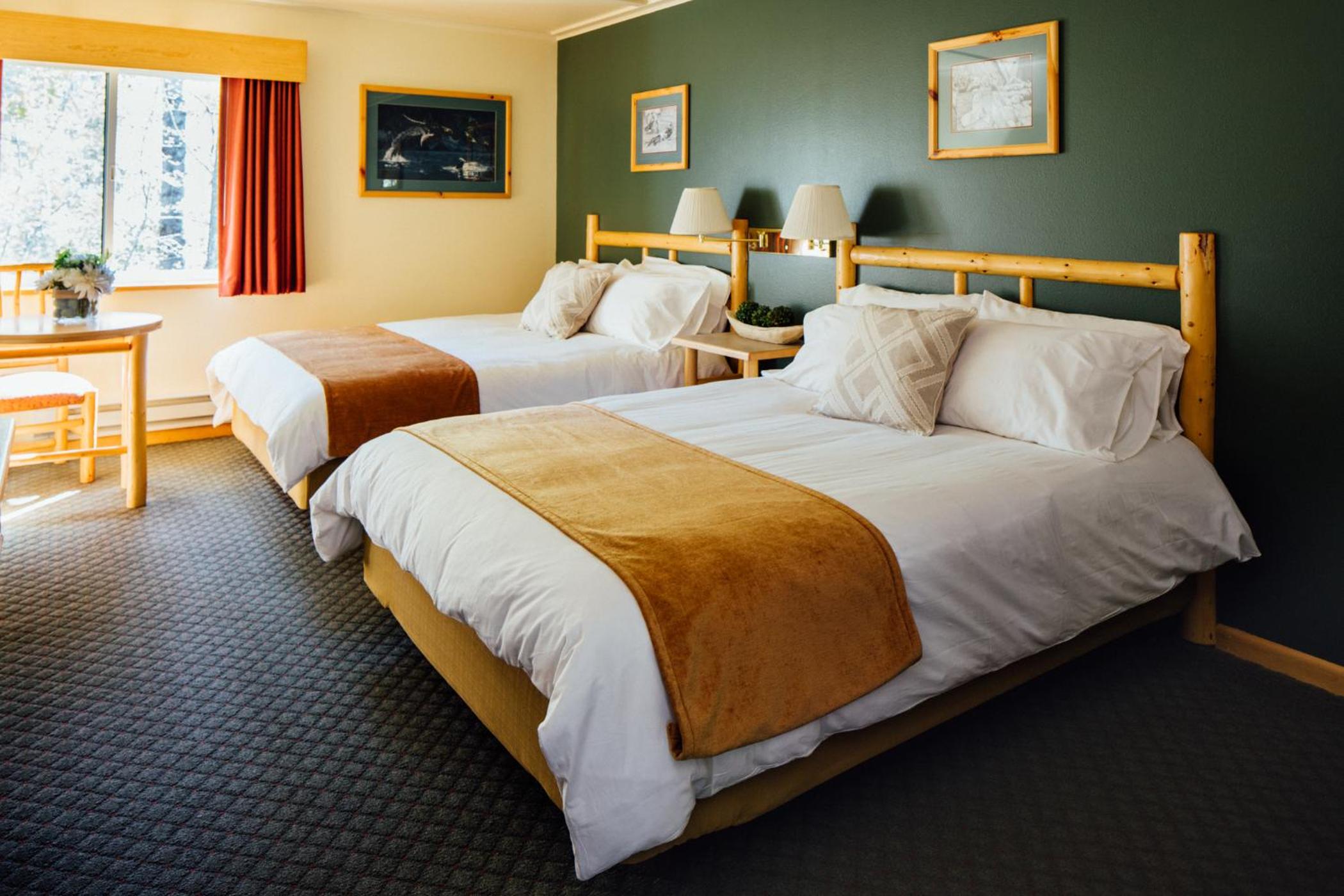Standard Queen Room with Two Queen Beds photo 1