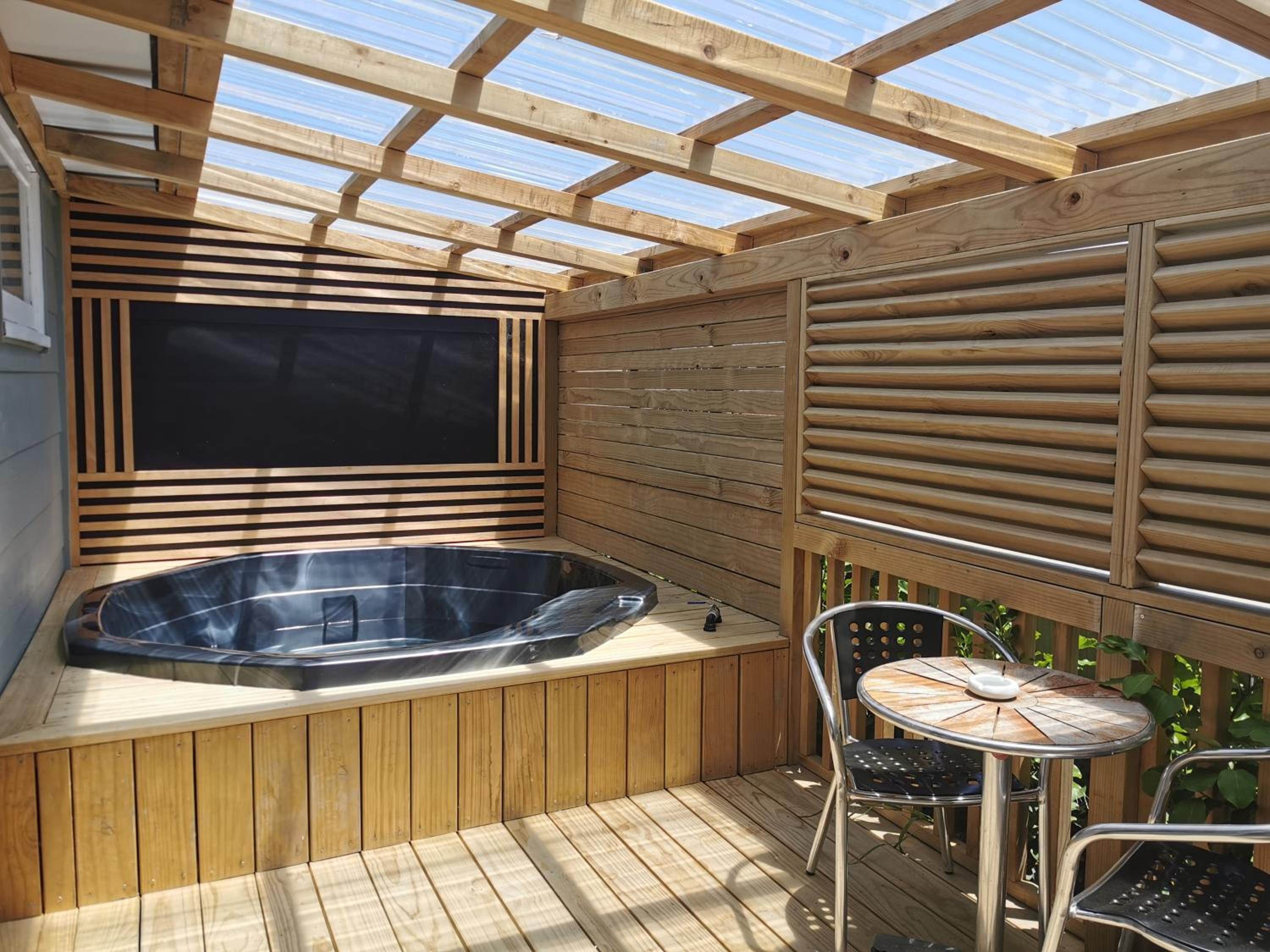 Studio with Mineral Hot Pool Unit 3
