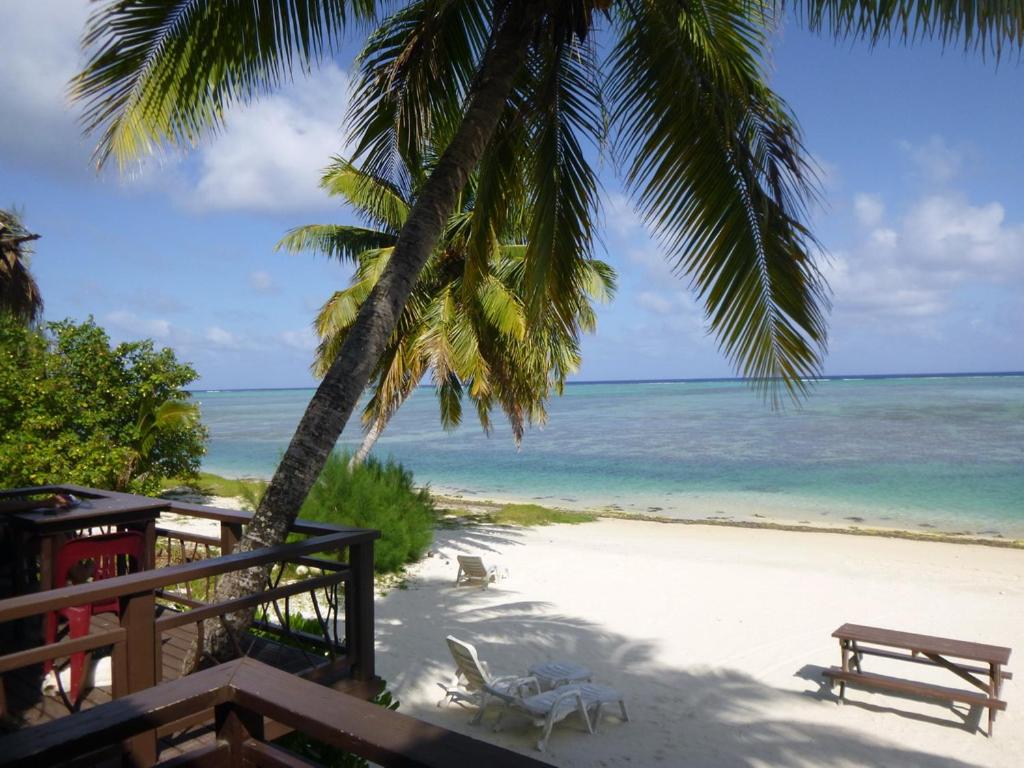 Bungalow - Beach Front (2 Adults) photo 3