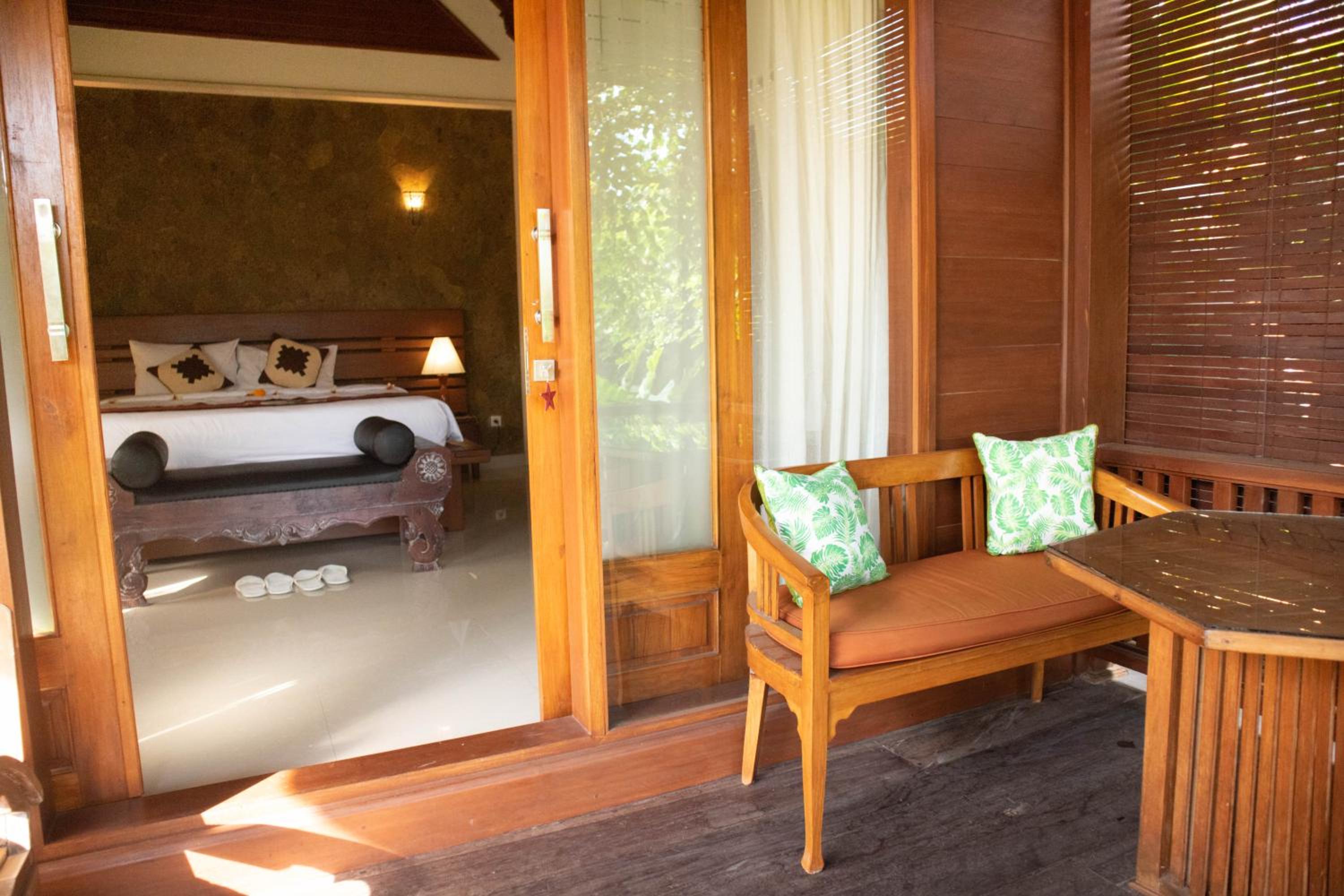 Deluxe Double Room with Balcony - Photo 3