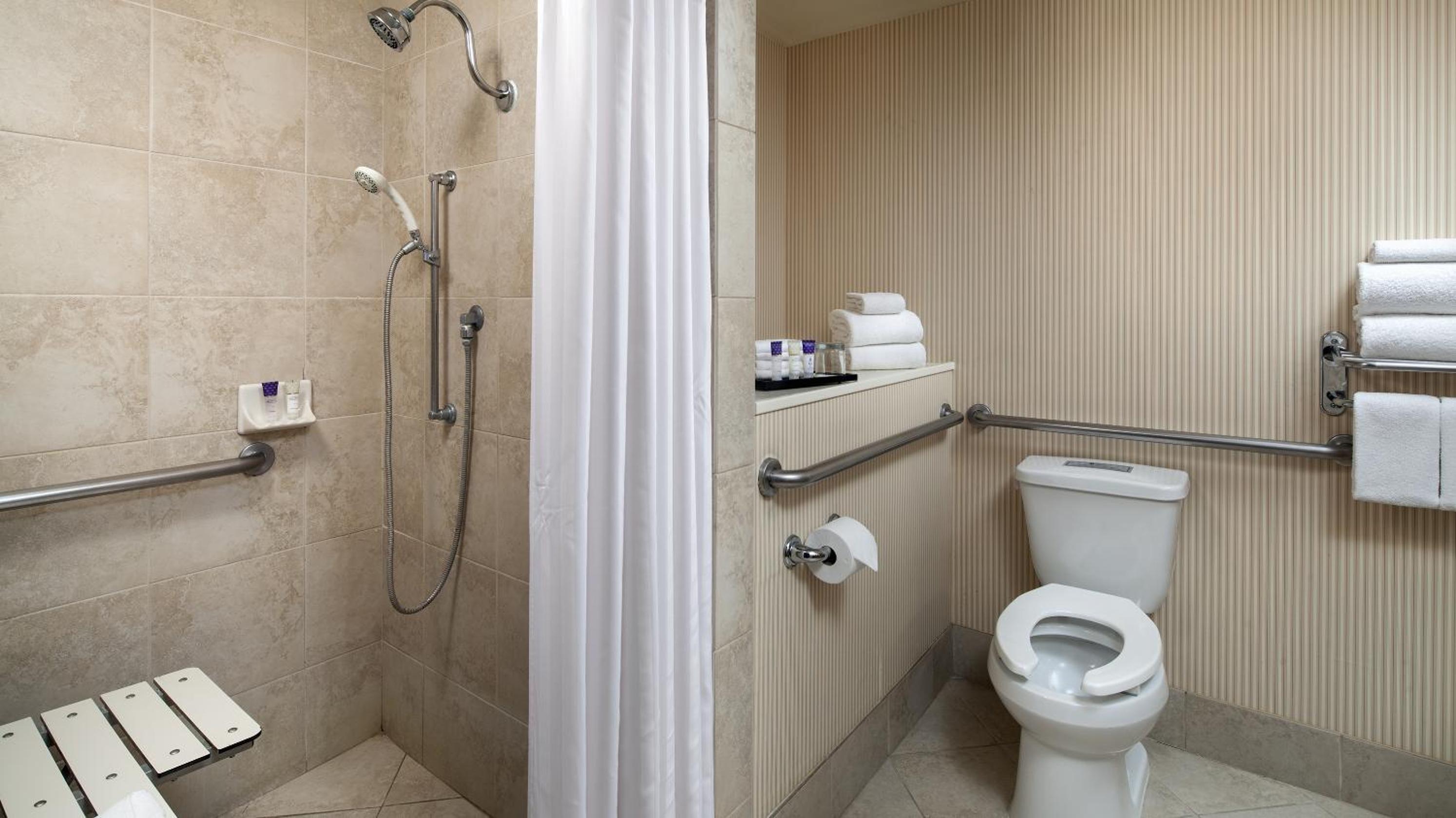 Accessible Queen Room with Two Queen Beds - Photo 2