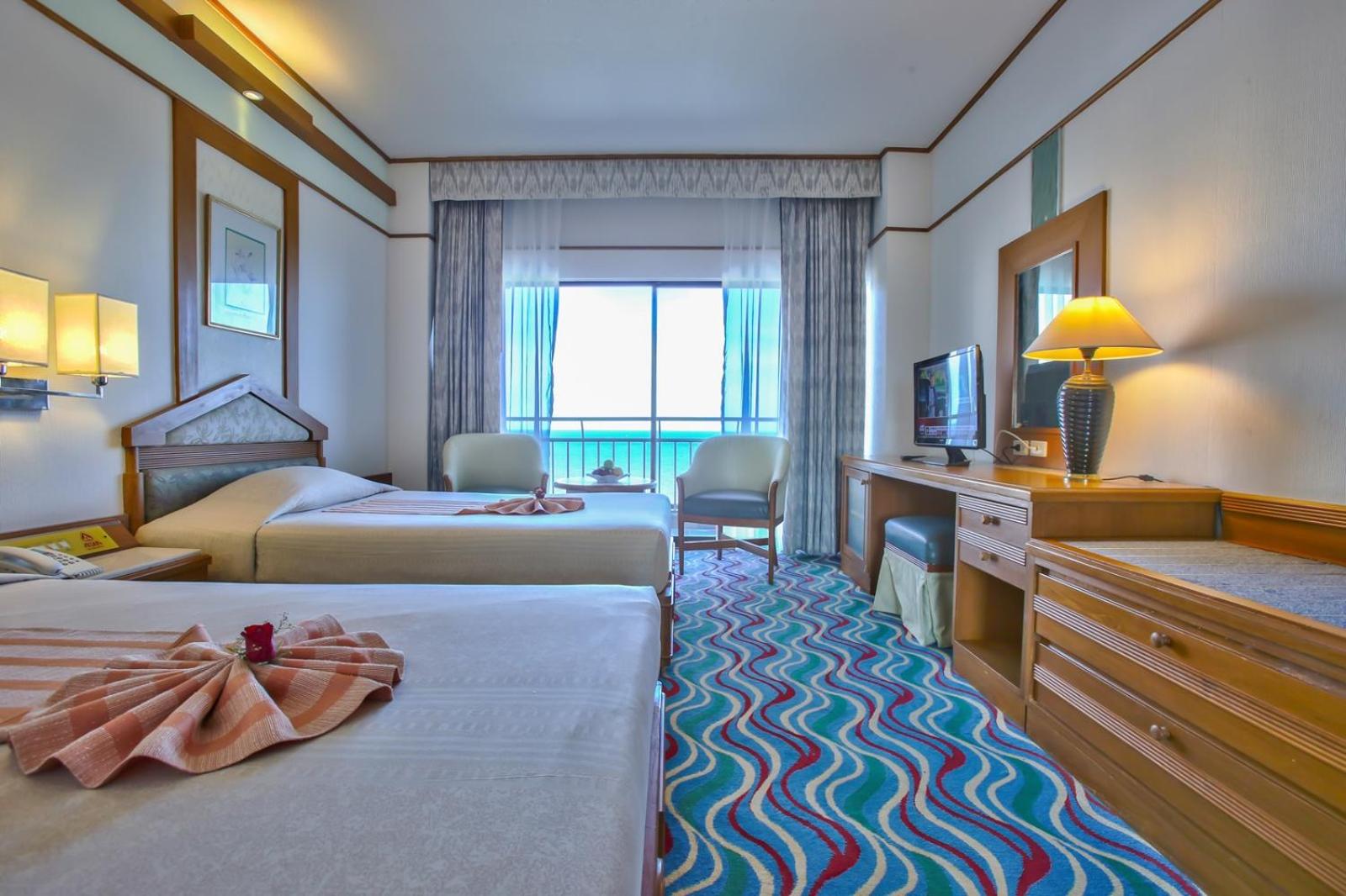 Executive Double or twin with sea view - Photo 3