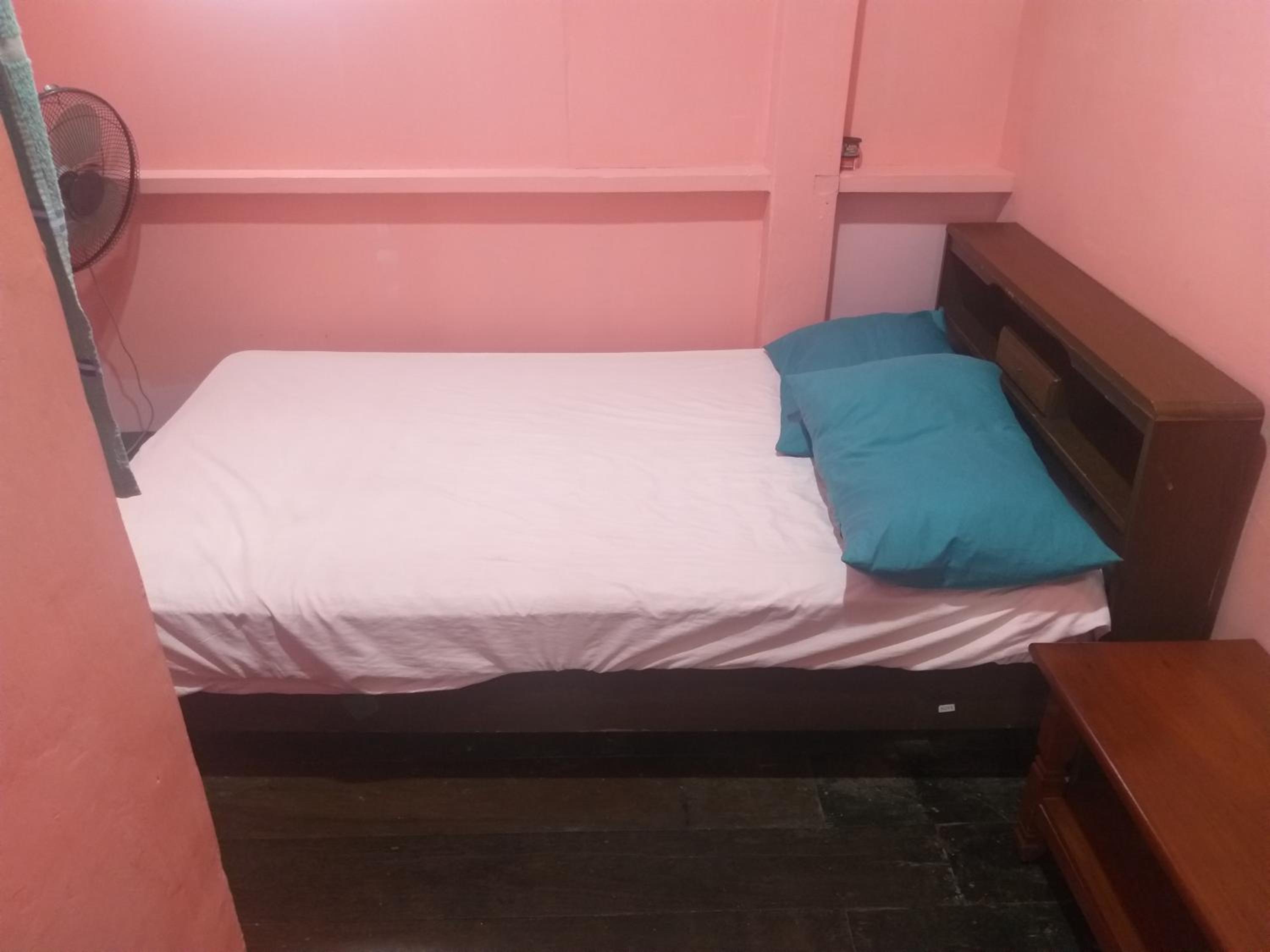 Budget Double Room photo 3