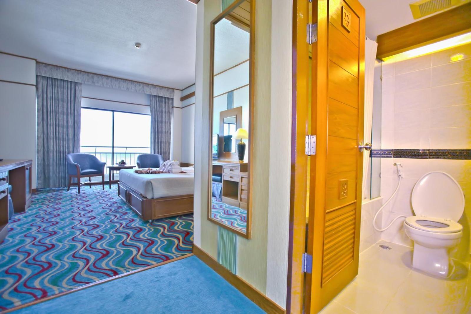 Premier Room with Sea View - Photo 2