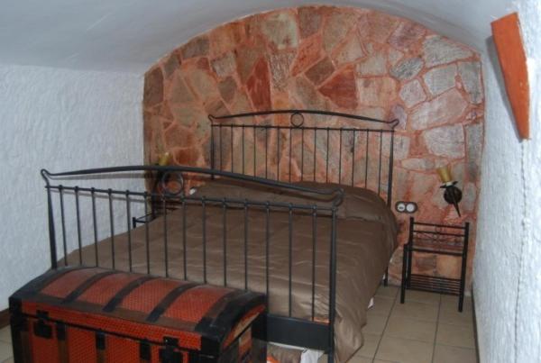Cueva de Dos Dormitorios