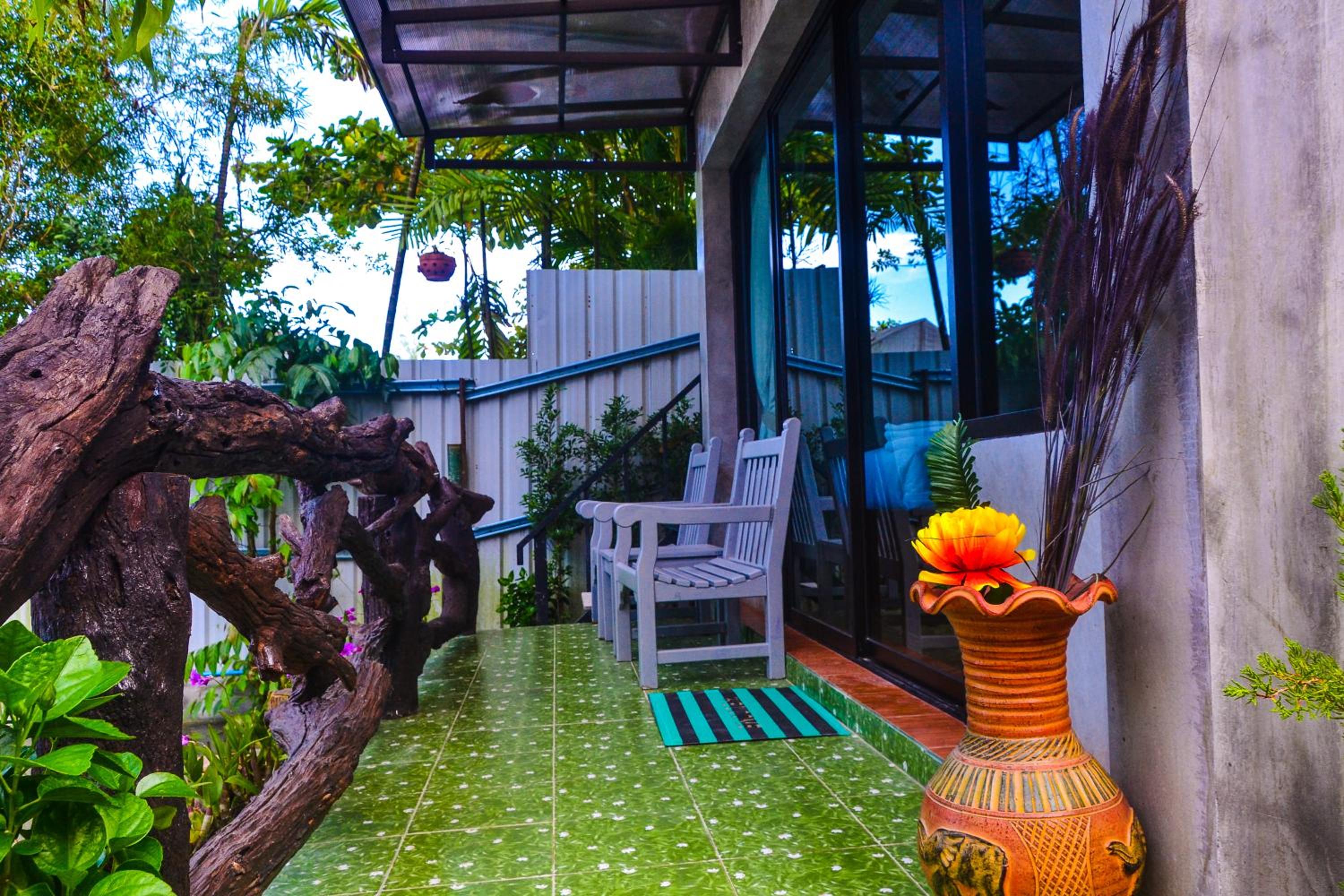 Bungalow with Sea View - Photo 13