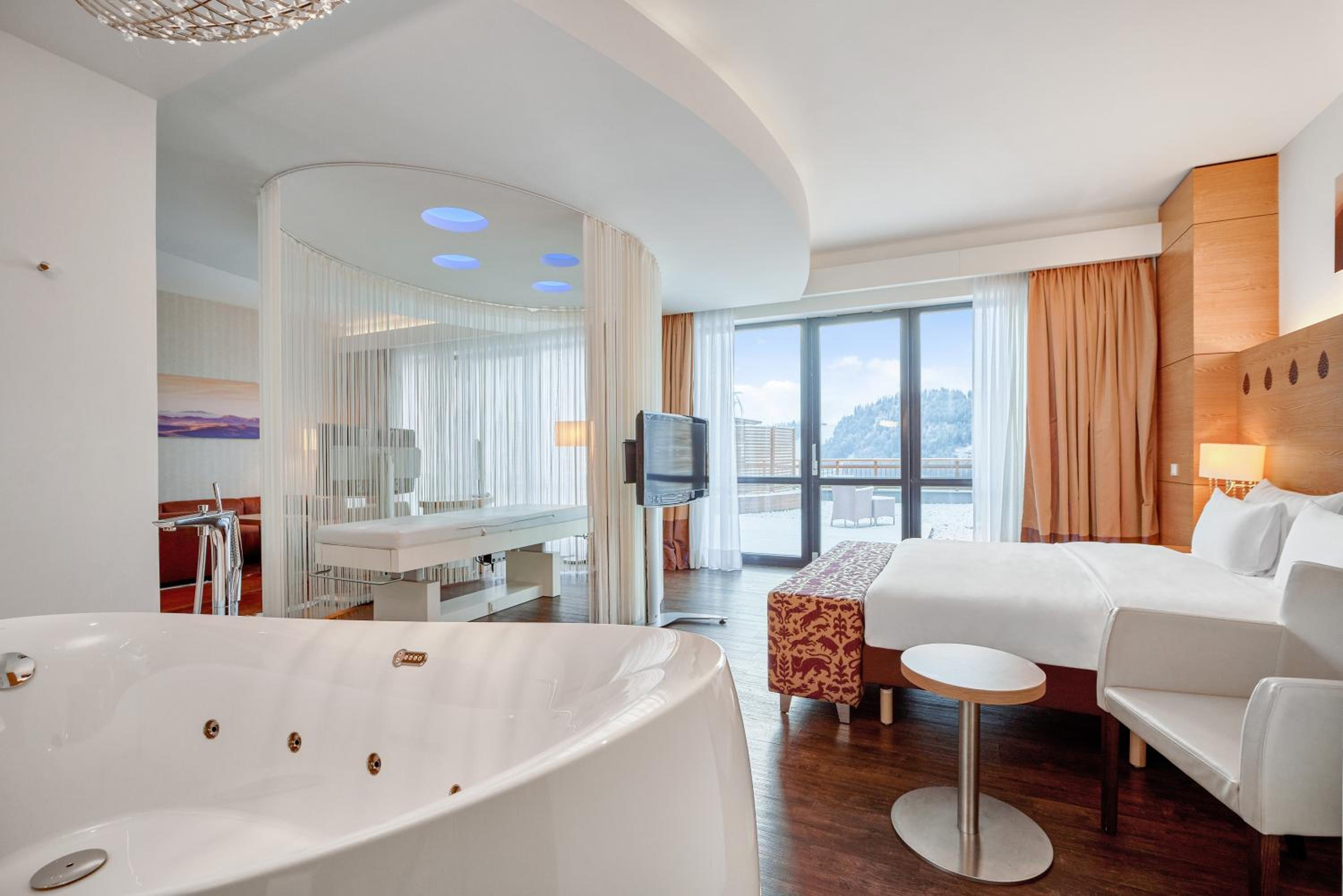 Spa Suite with Terrace - Photo 8