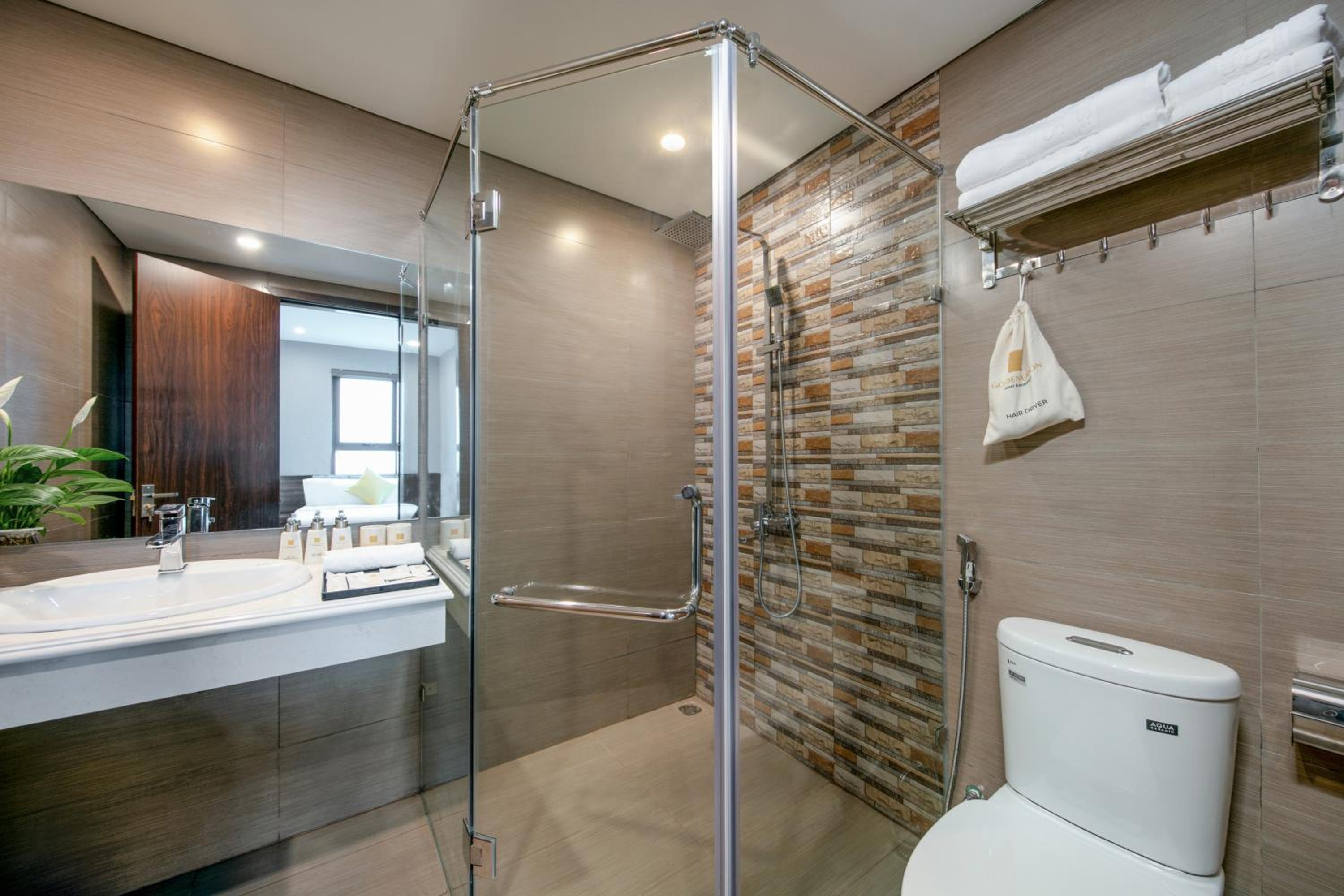 Quadruple Room - Photo 15