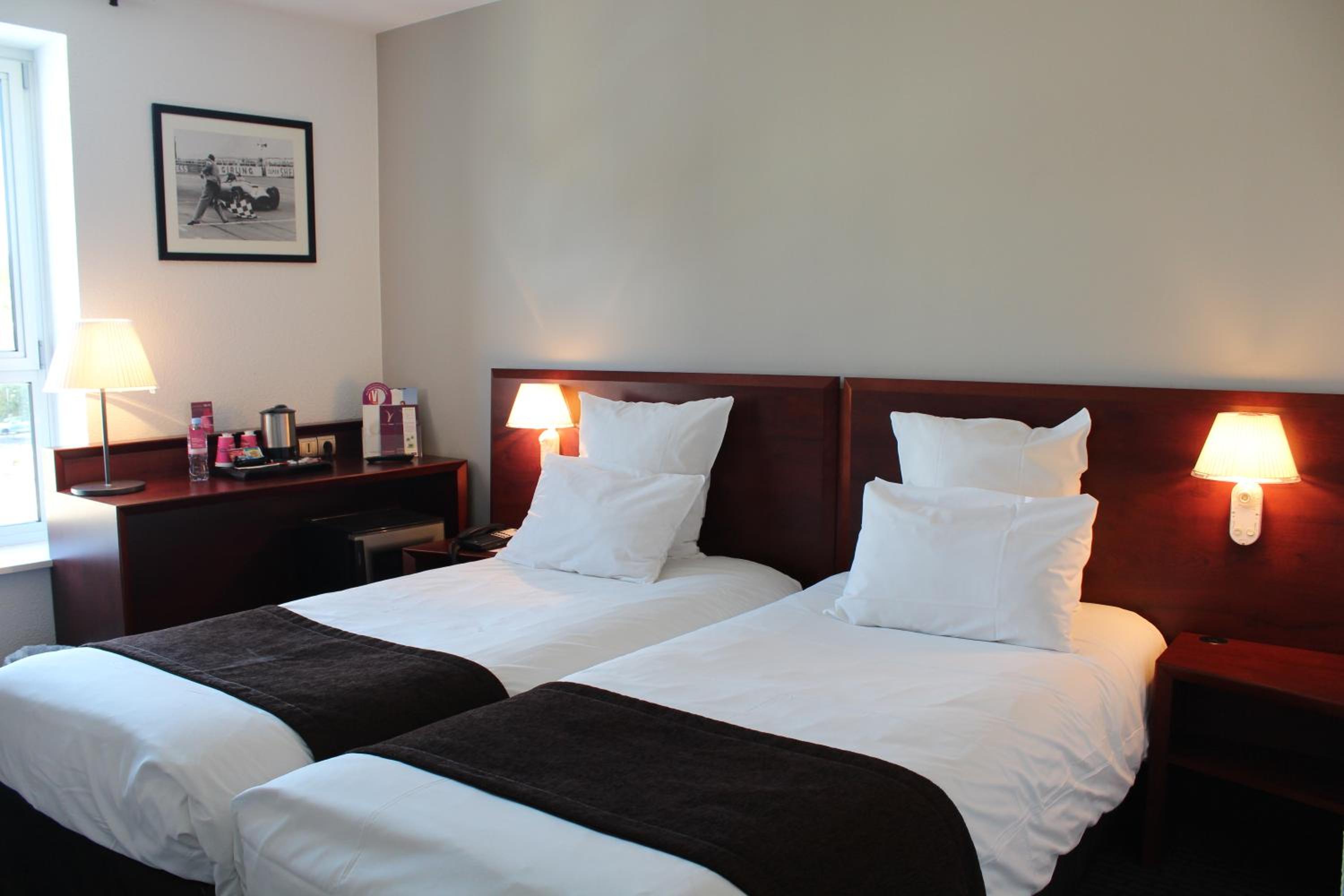 Standard Room with Two Single Beds - Photo 7