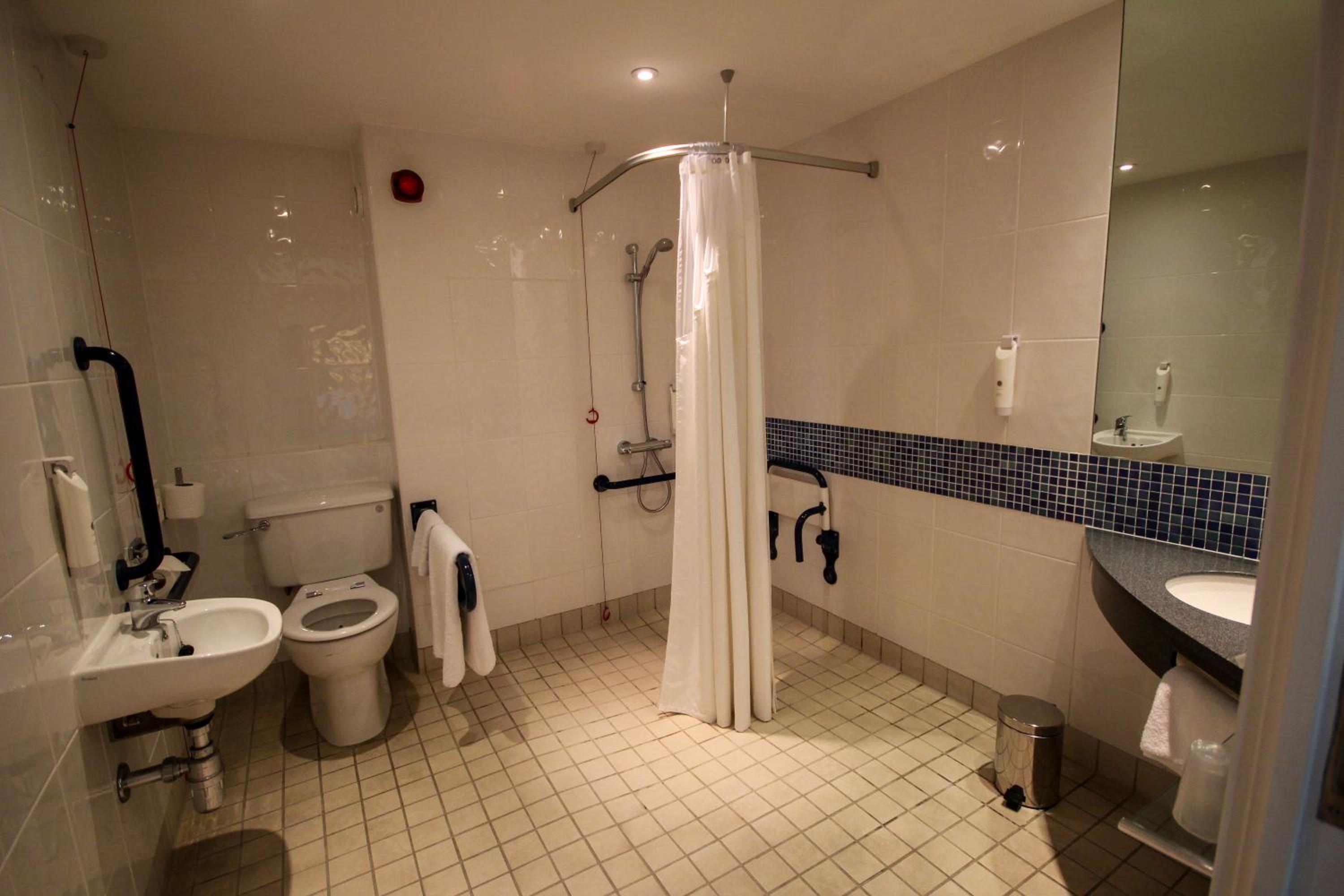 Double Room with Free Hot Breakfast - Accessible - Photo 3