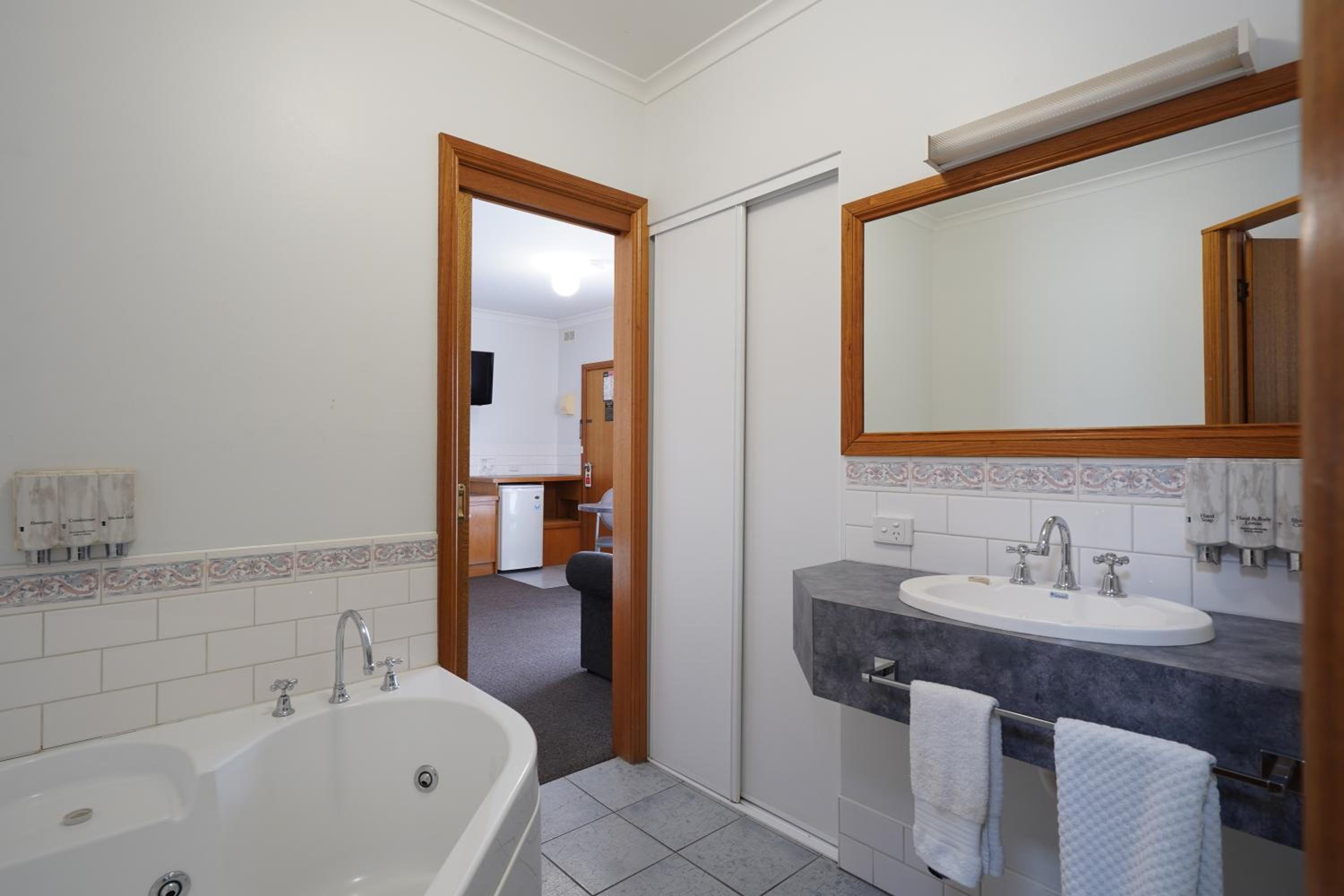 Executive Suite photo 3