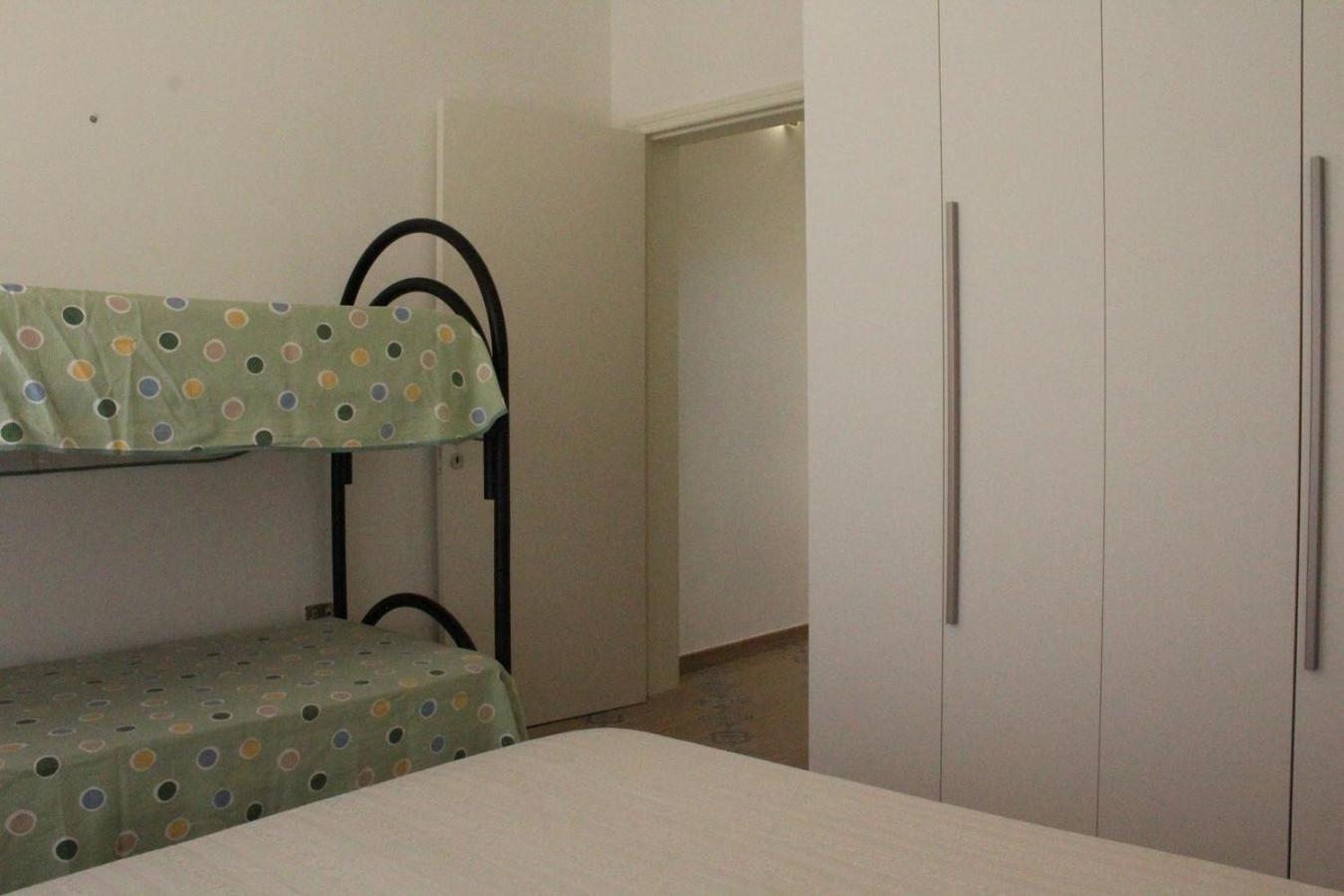 One-Bedroom House - Photo 3