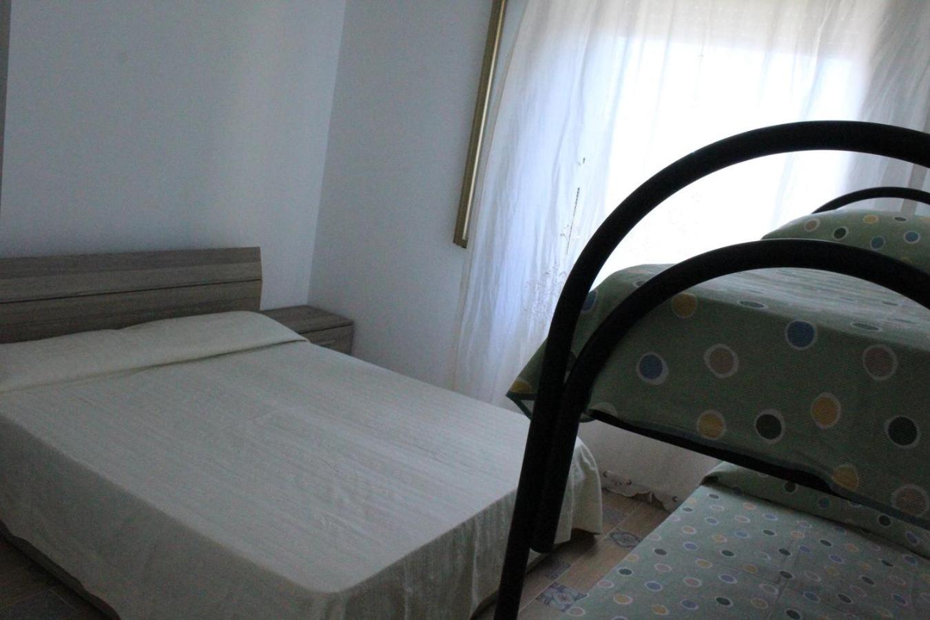 One-Bedroom House - Photo 4