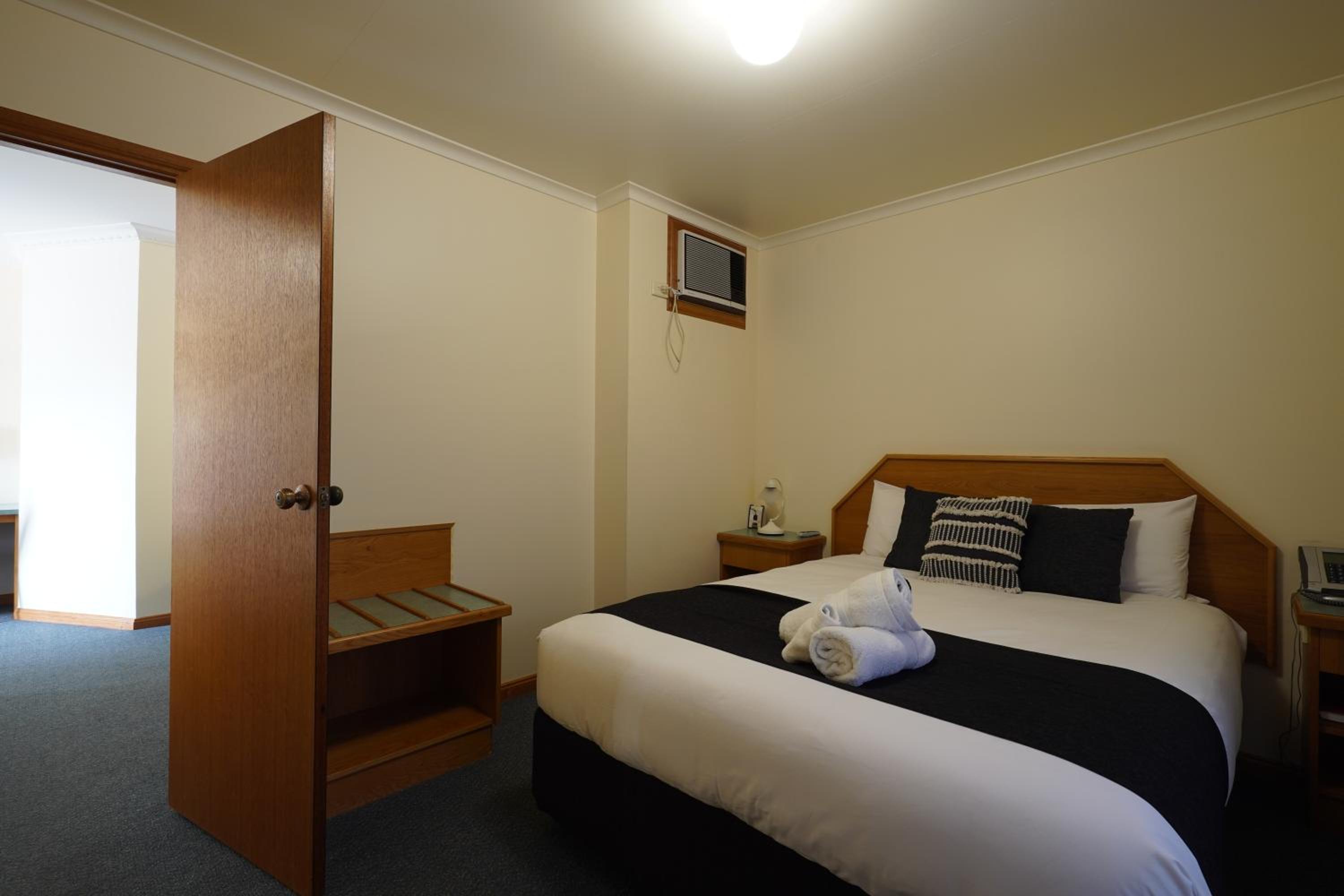 Deluxe Family Suite photo 2