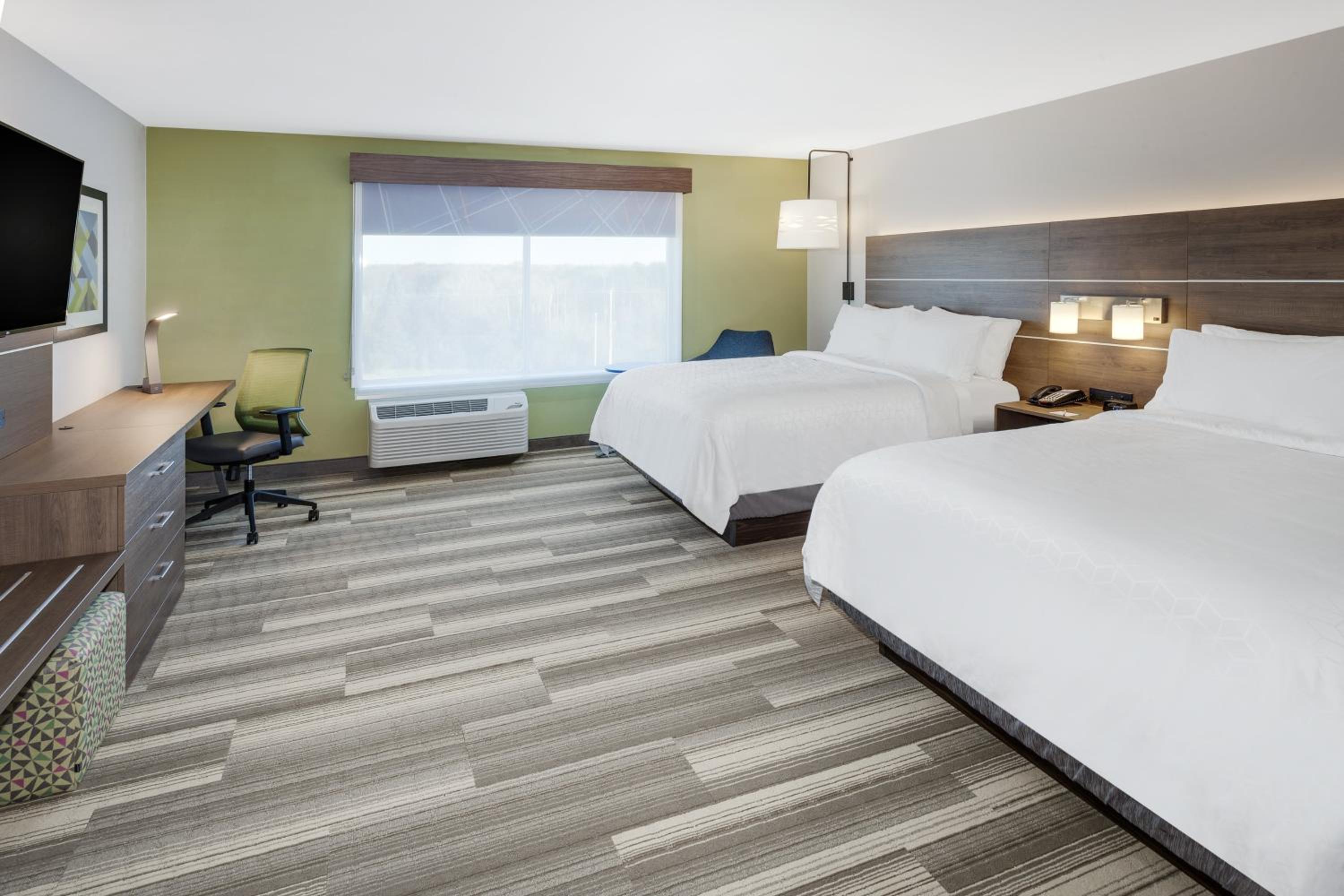 Standard Room with Two Queen Beds - Photo 1