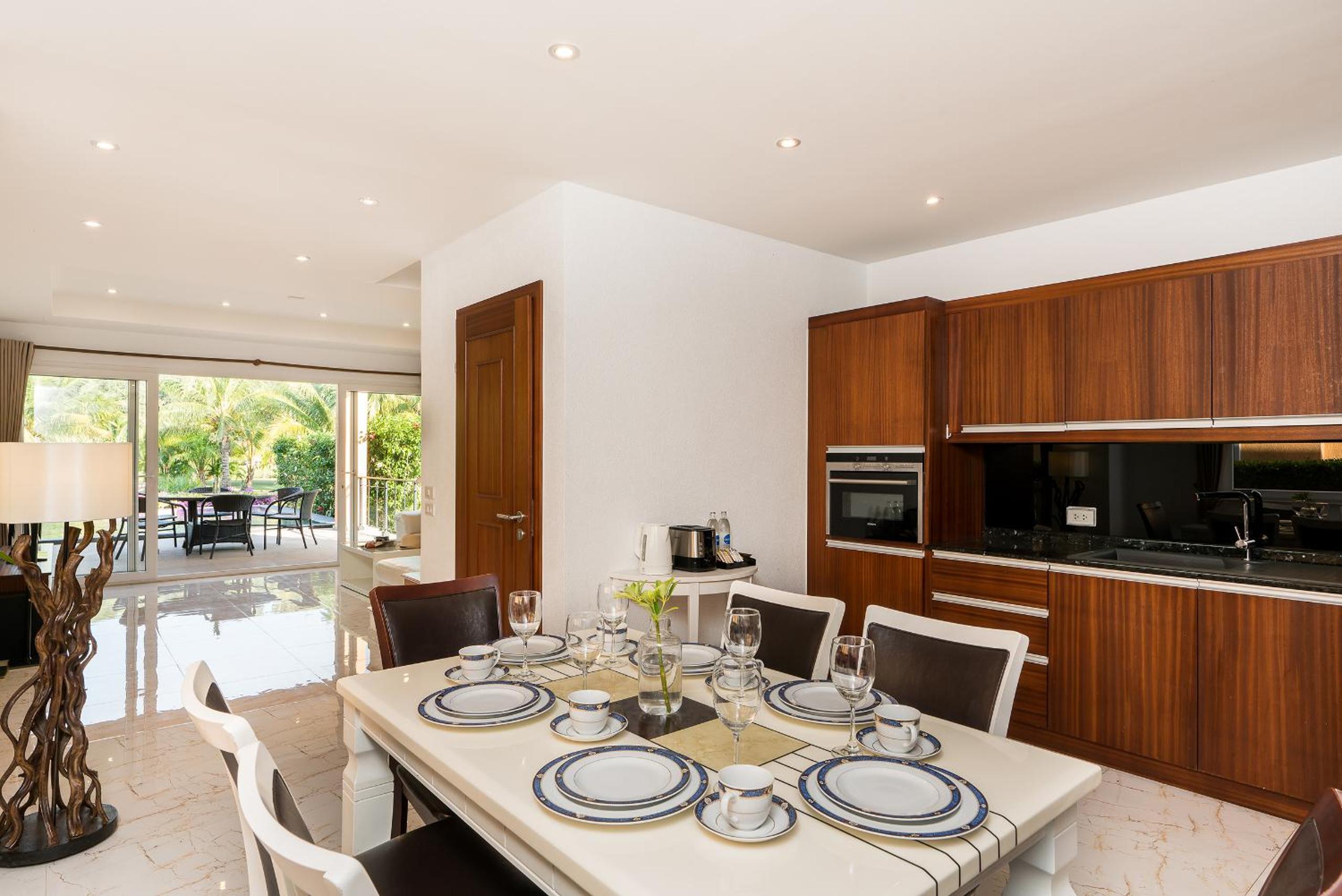 Three-Bedroom Villa - Photo 8