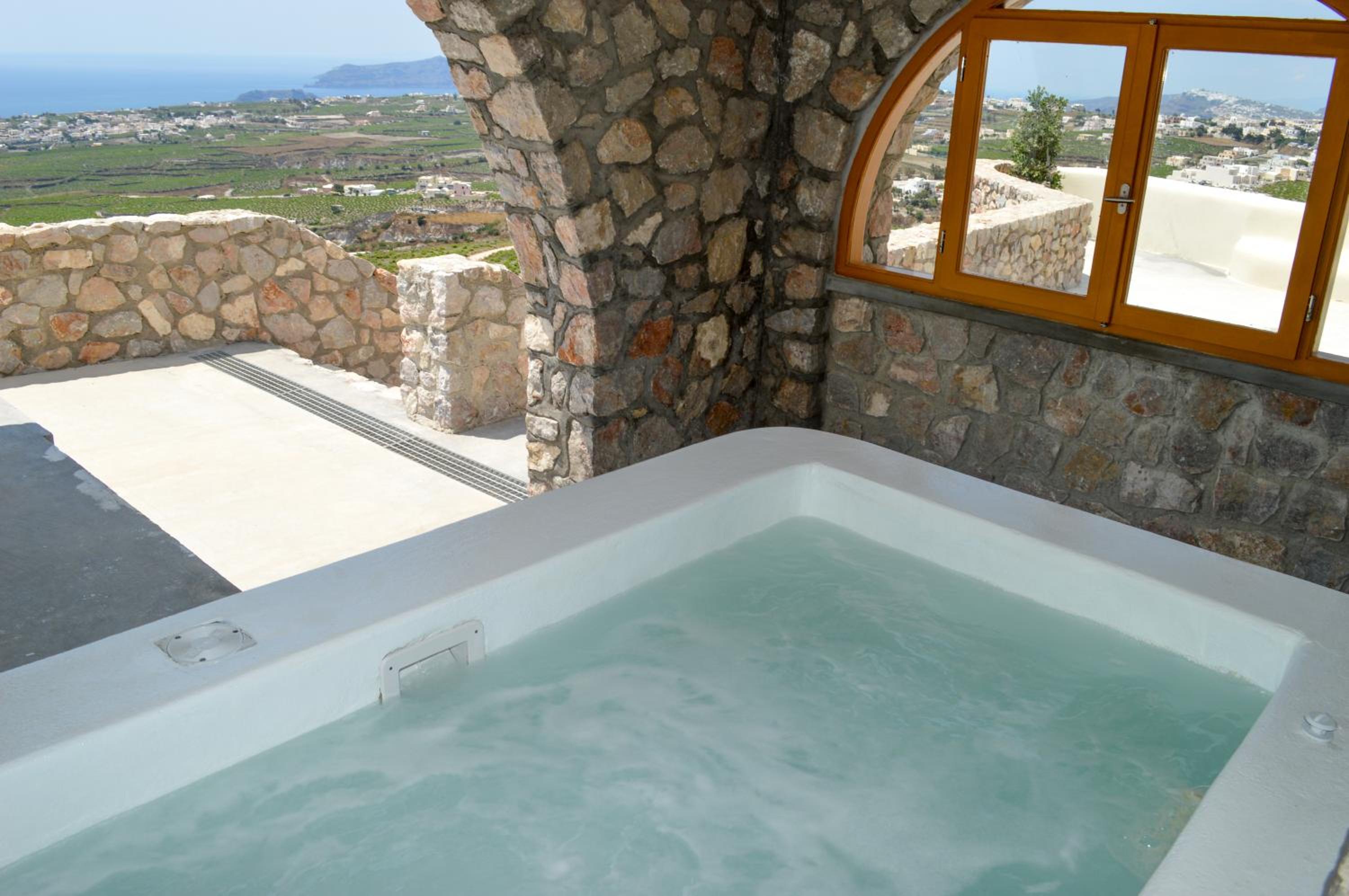 Cycladic Traditional Villa with Jacuzzi photo 2