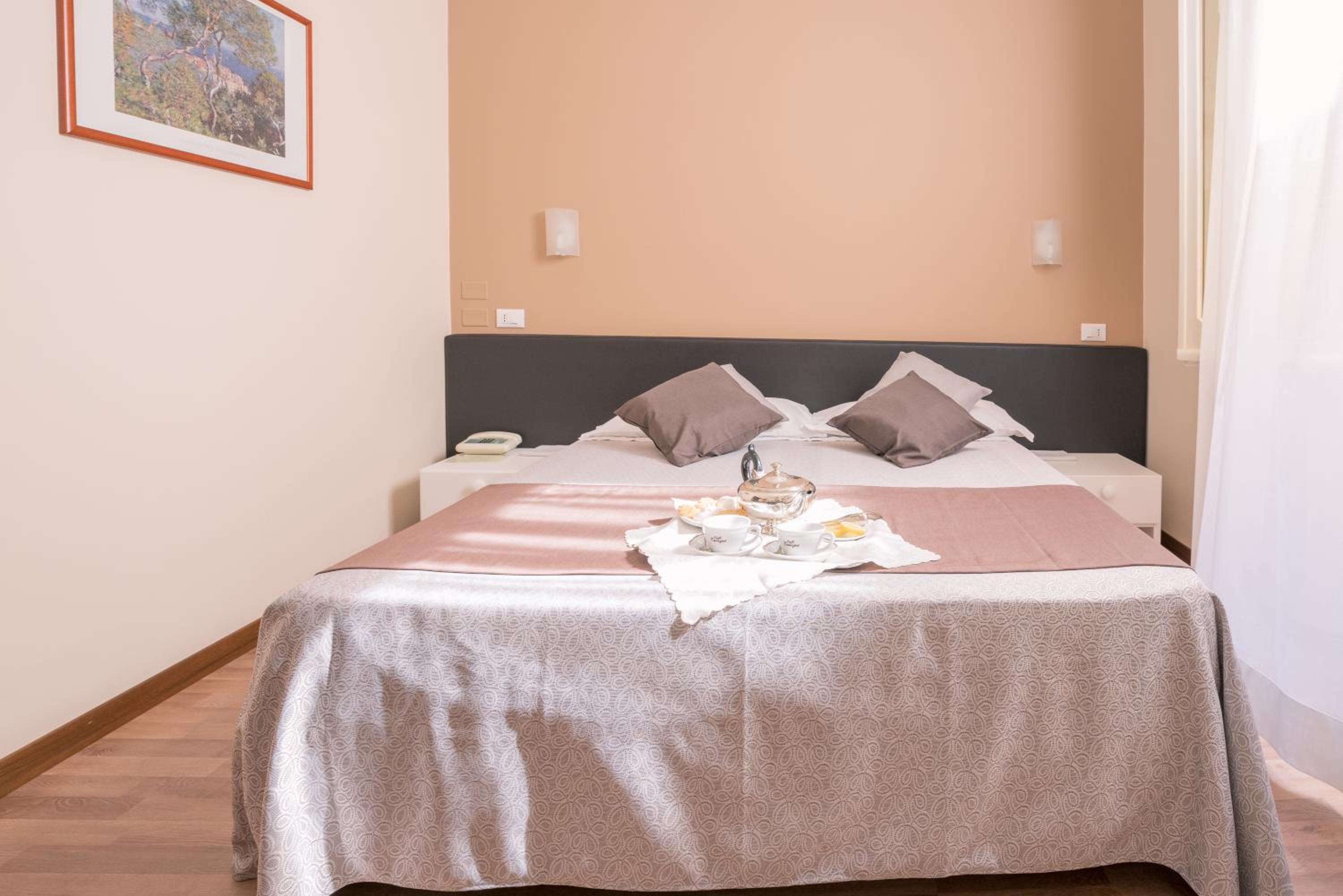 Economy Double Room photo 1
