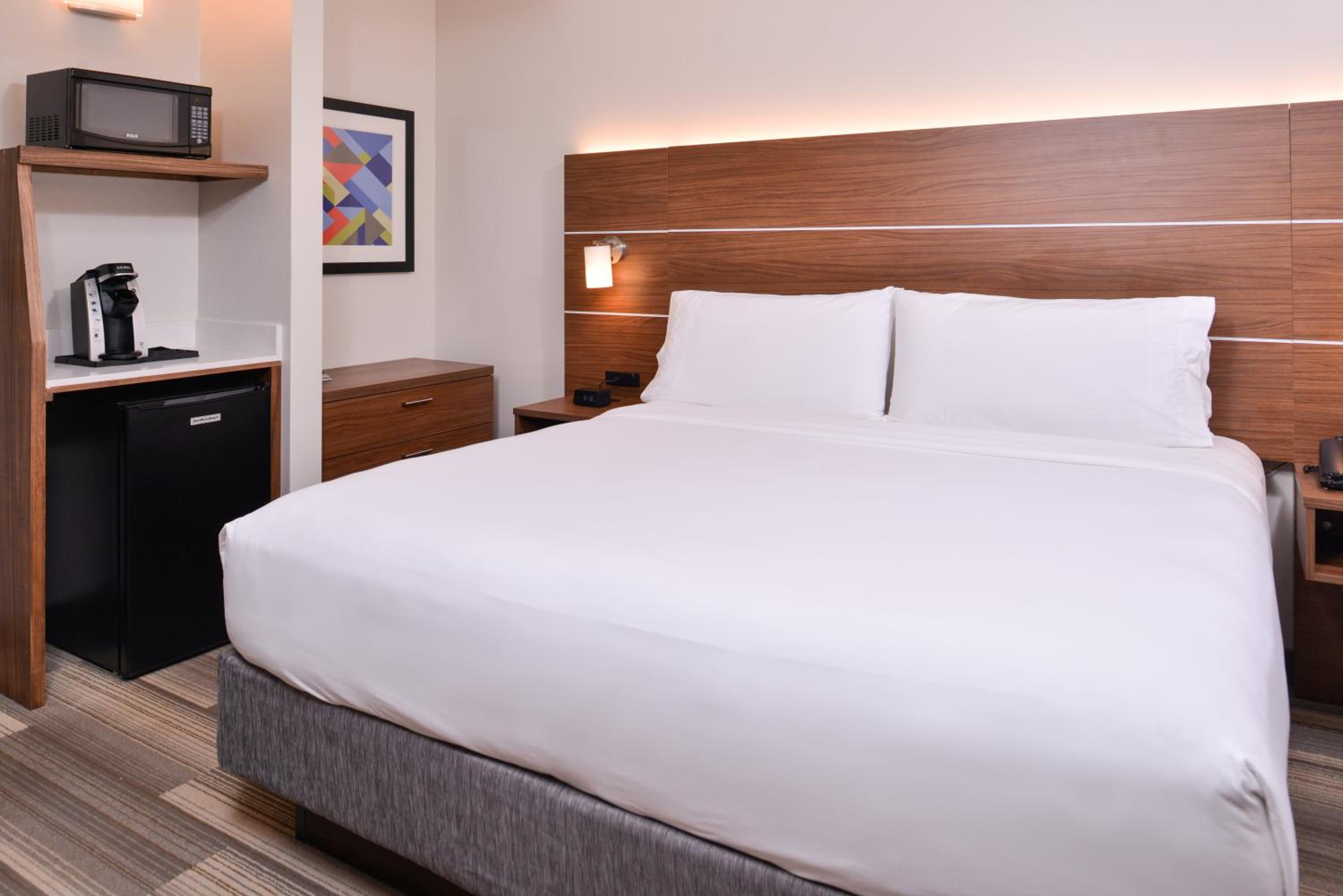 Standard King Room - Photo 1