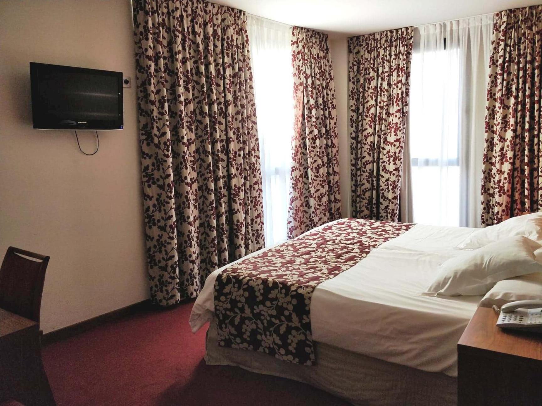 Double or Twin Room - Photo 2