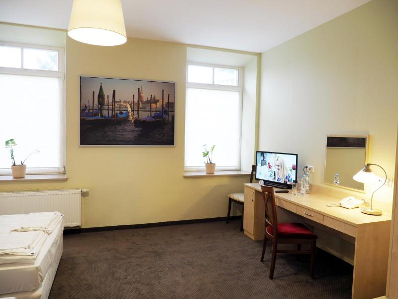 Double or Twin Room - Photo 11
