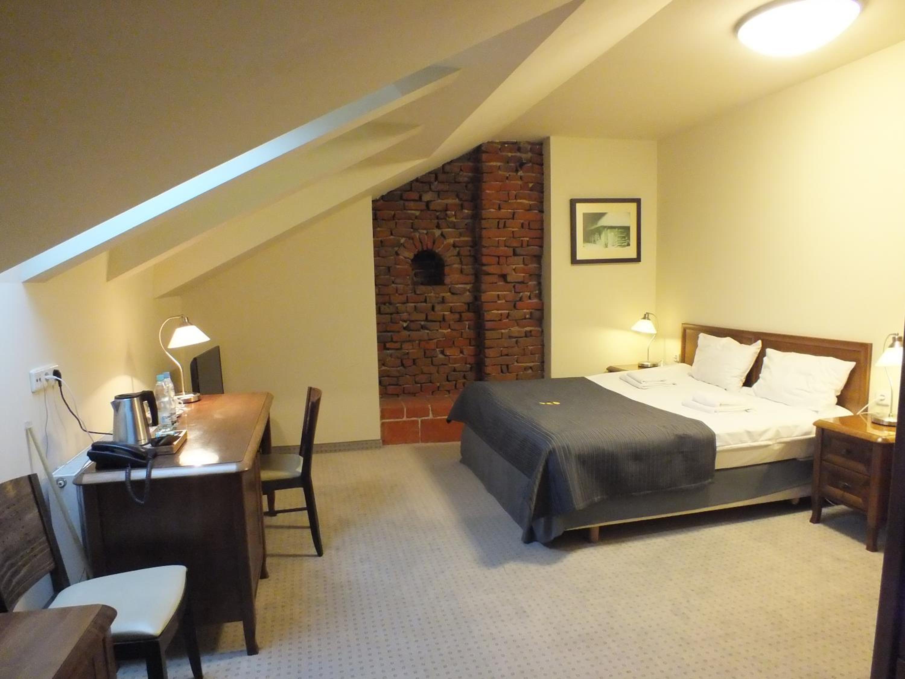 Double or Twin Room - Photo 10