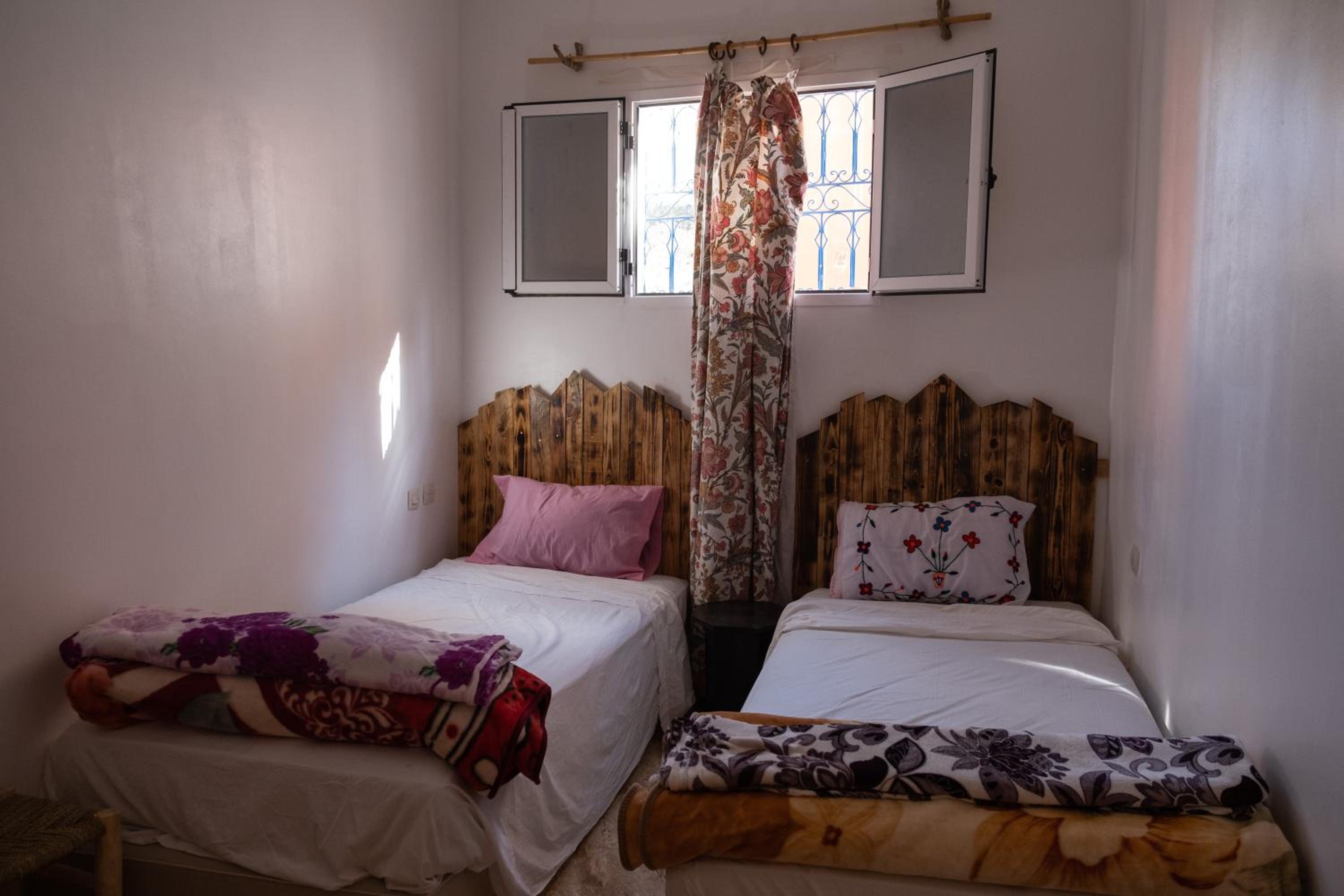 Twin Room - Photo 2