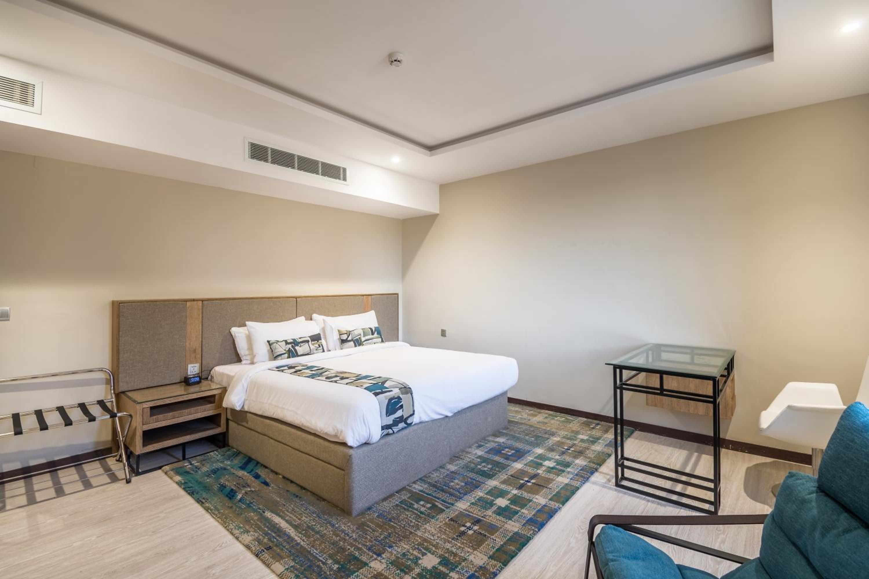 Deluxe Suite - Photo 1