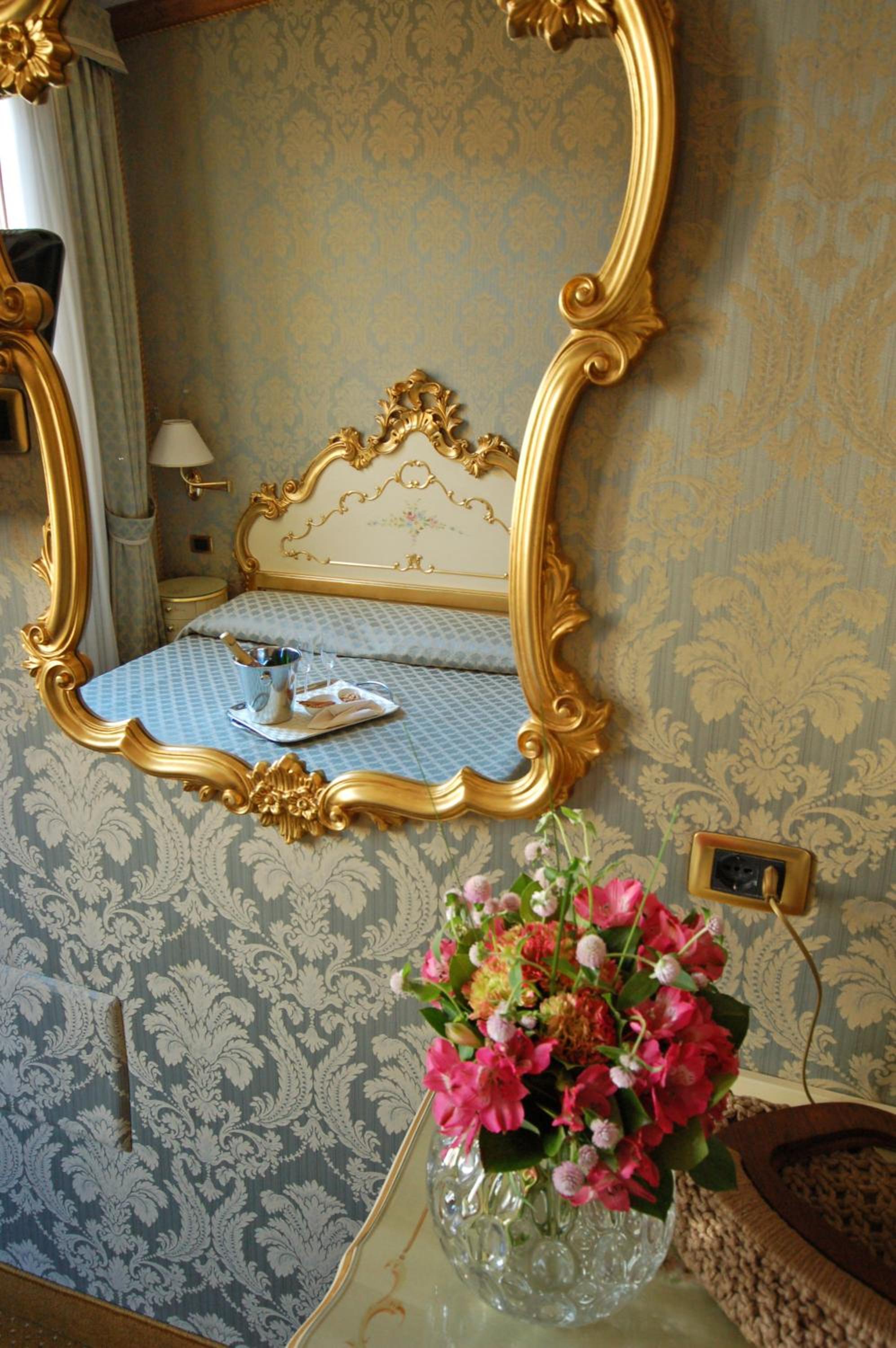 Triple Room thumbnail 5