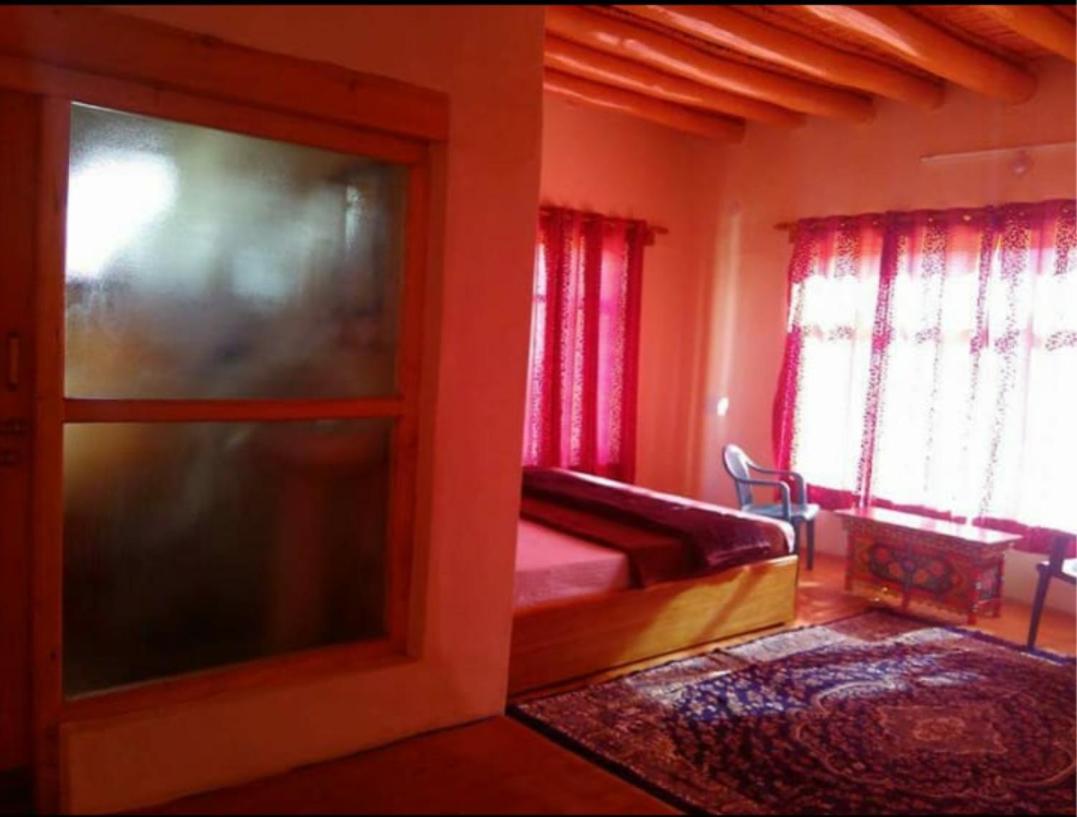Budget Double Room photo 3