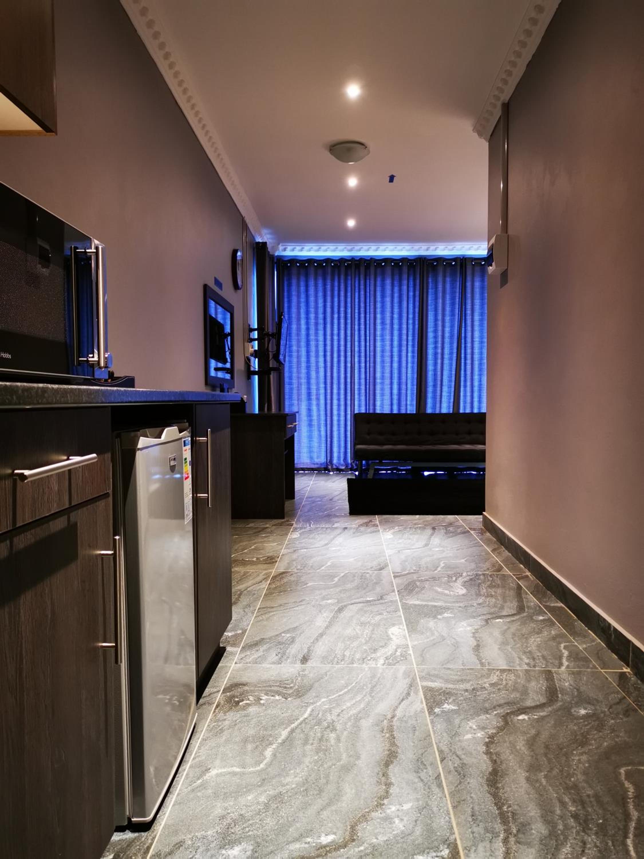 Deluxe Queen Room - Photo 6