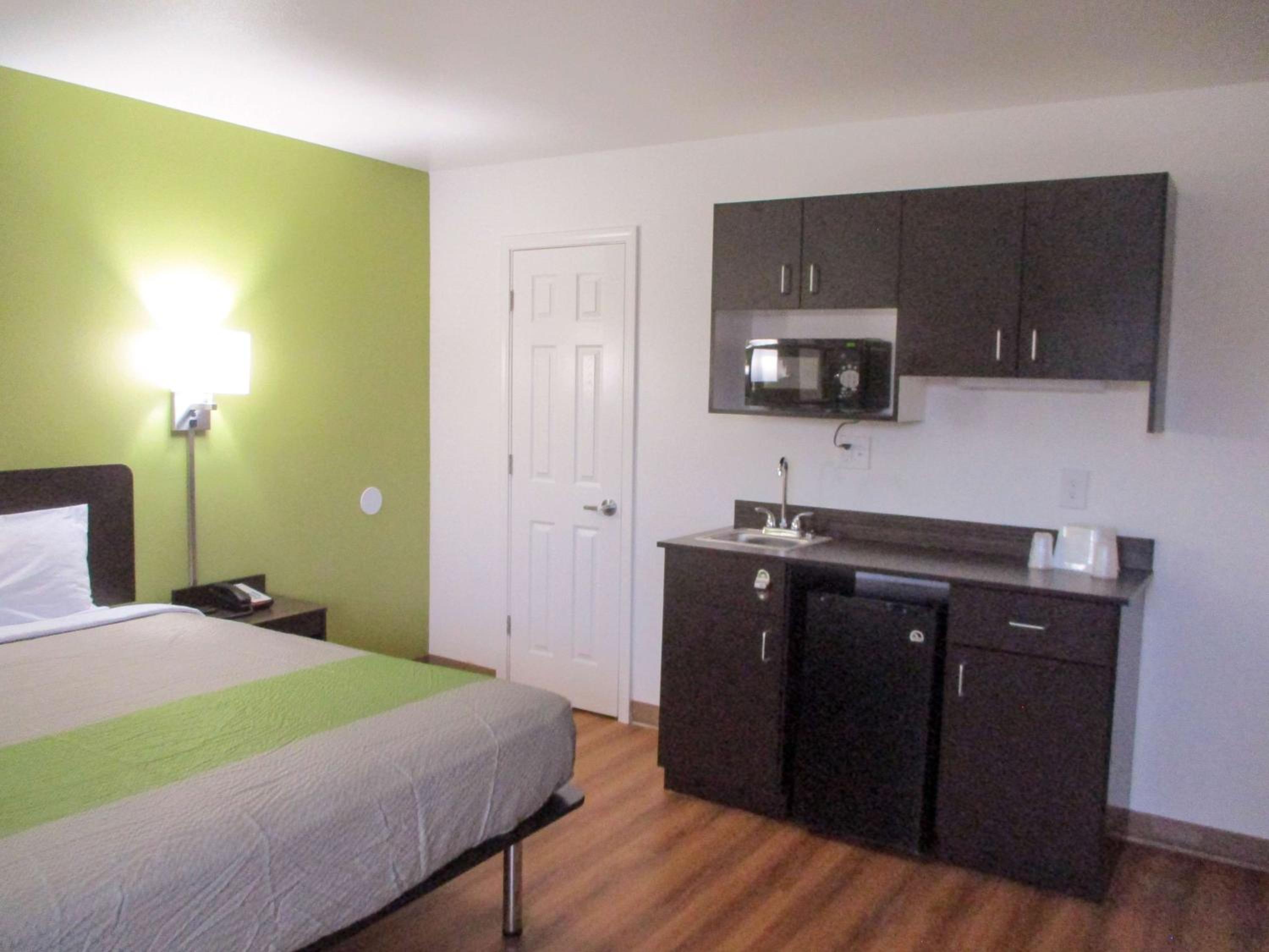 King Room - Disability Access - Non-Smoking - Photo 5
