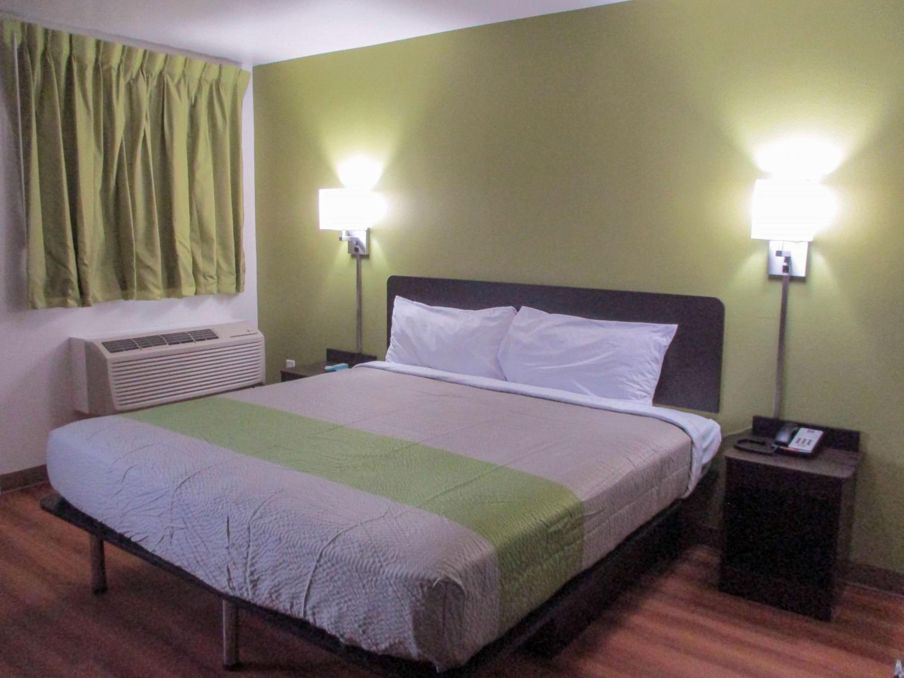 King Room - Disability Access - Non-Smoking - Photo 3