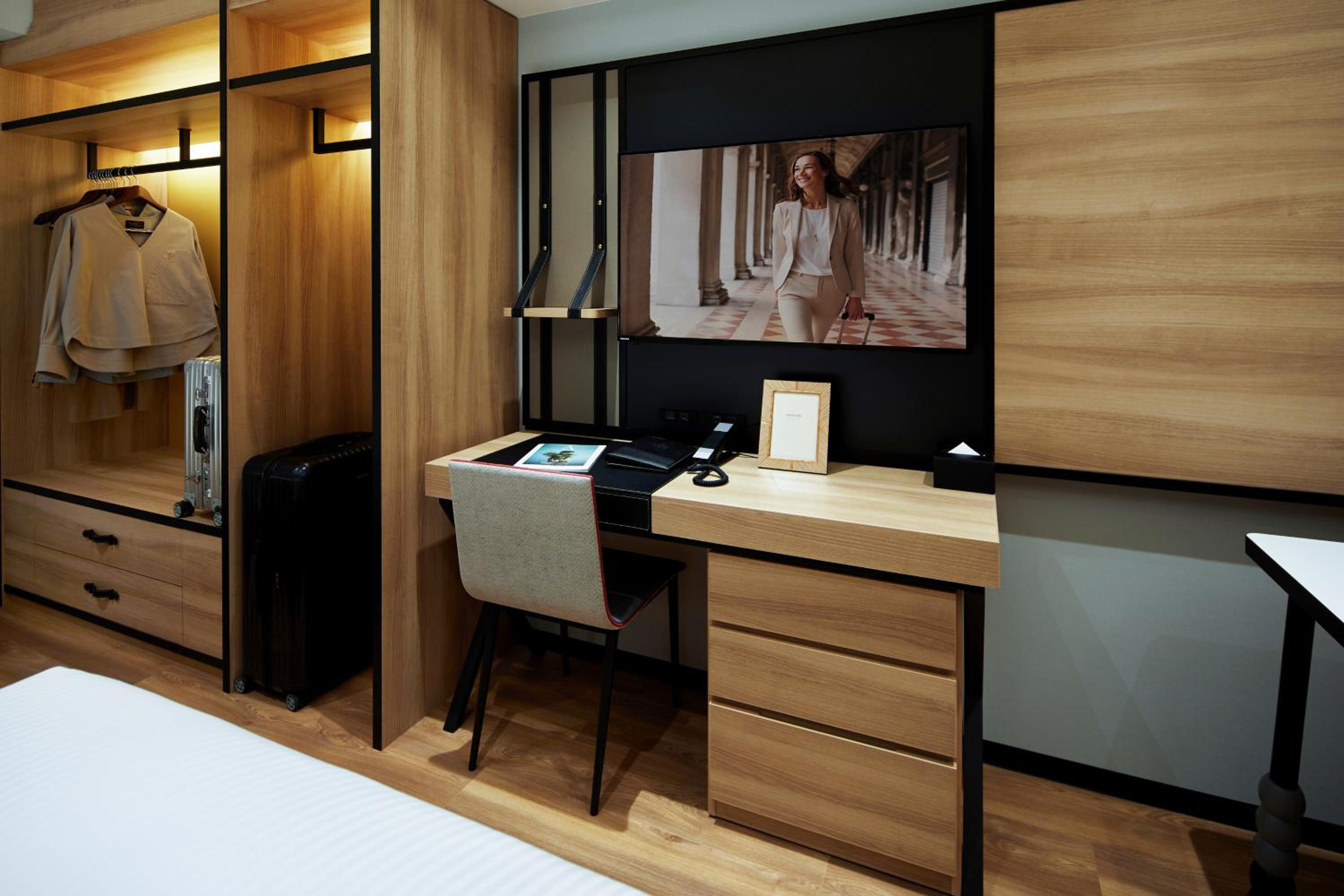 Executive Double Room - Photo 2