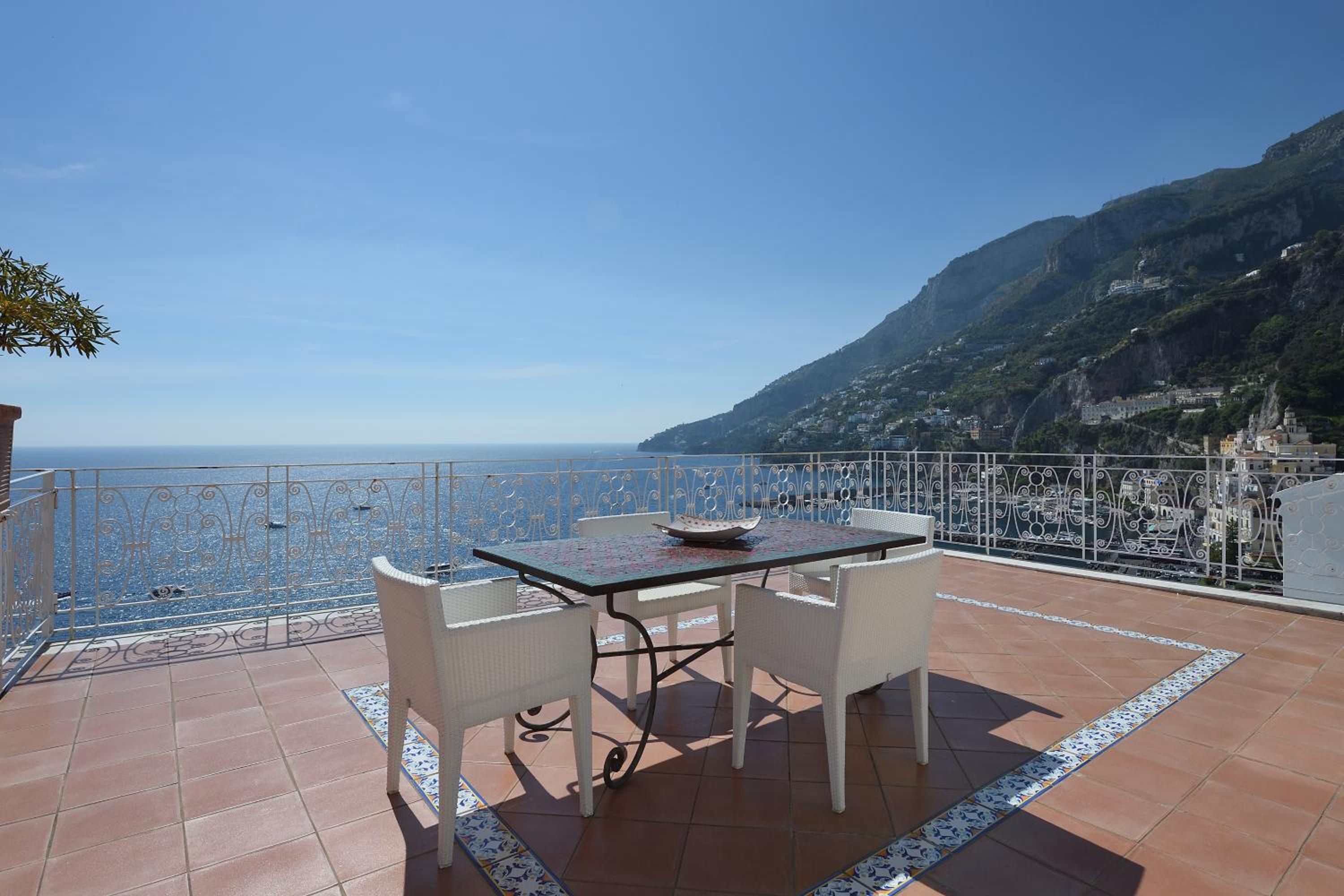 Superior Suite with Terrace and Sea View - Photo 4
