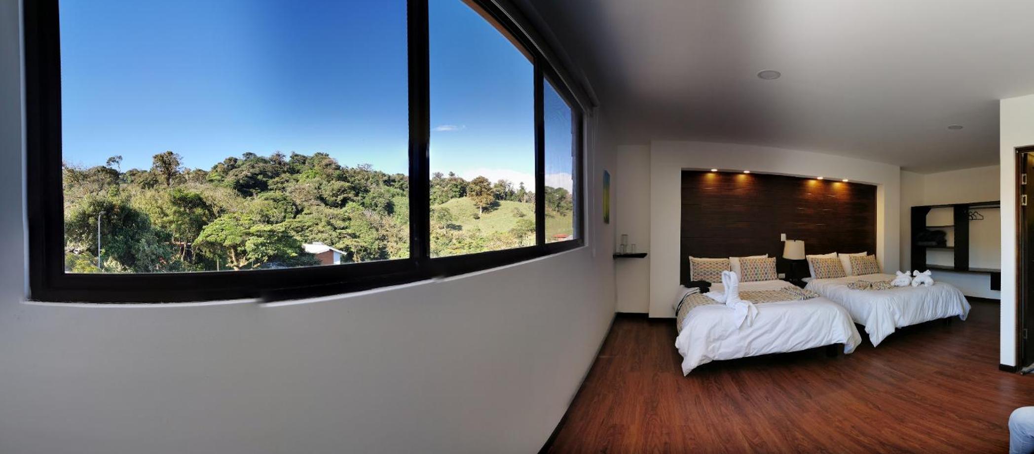 Family Room with Mountain View - Photo 3