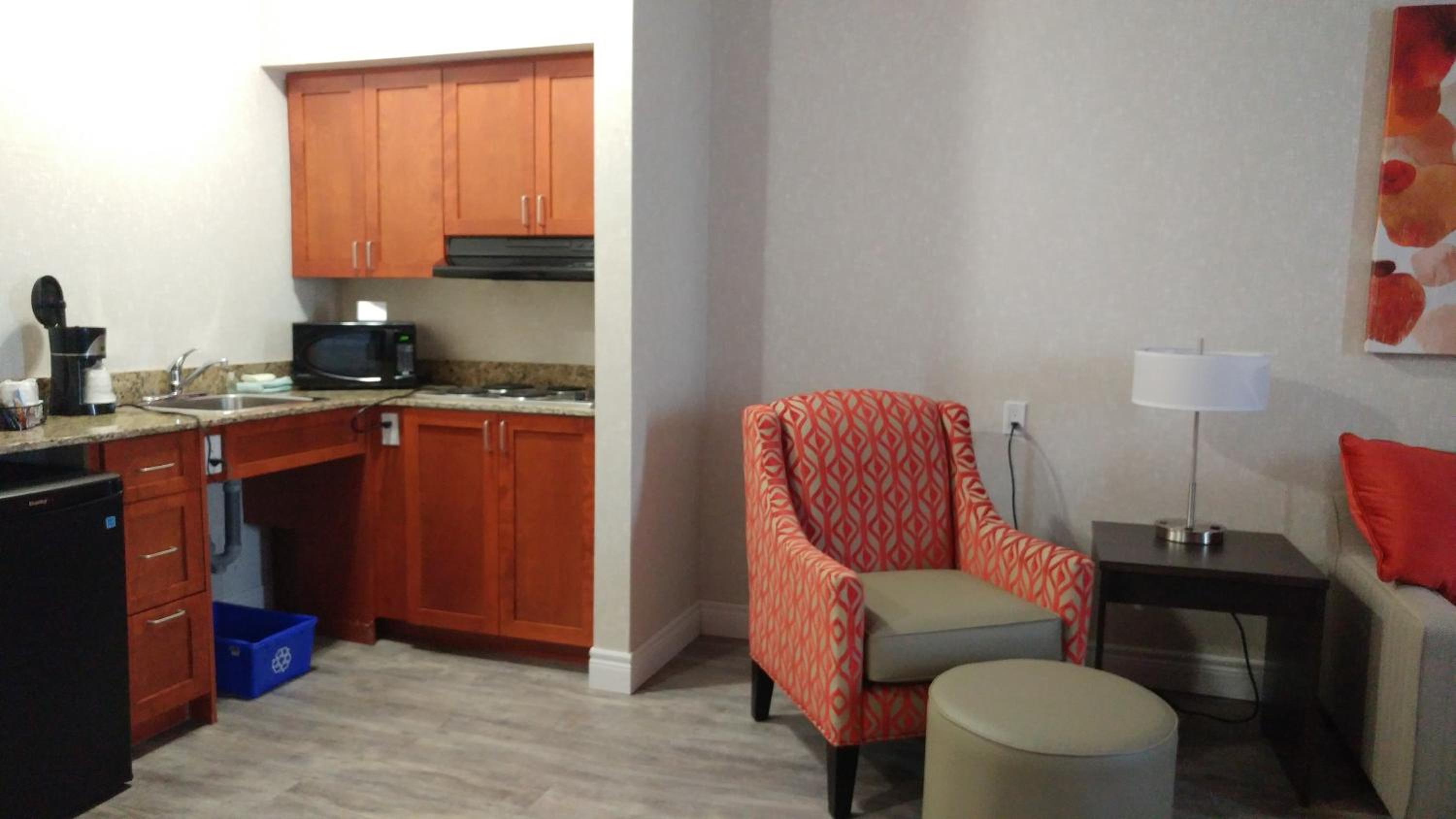 King Suite with Sofa Bed and Roll-In Shower - Disability Access/Non-Smoking photo 3