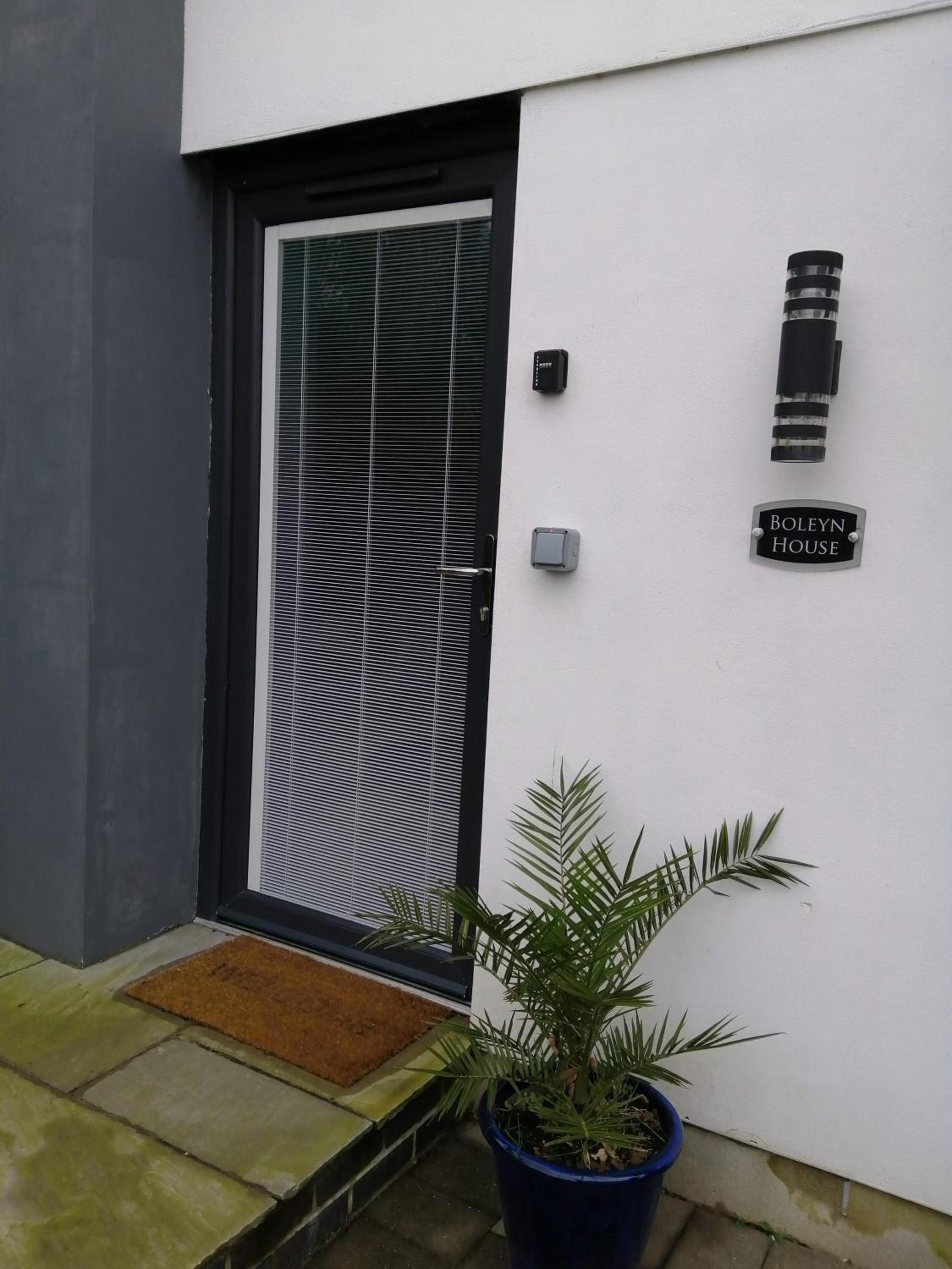Double Room with its own entrance - Photo 4