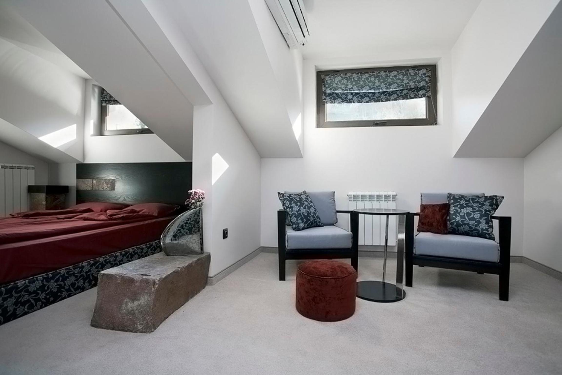 Junior Suite with Balcony and Mountain View - Photo 10