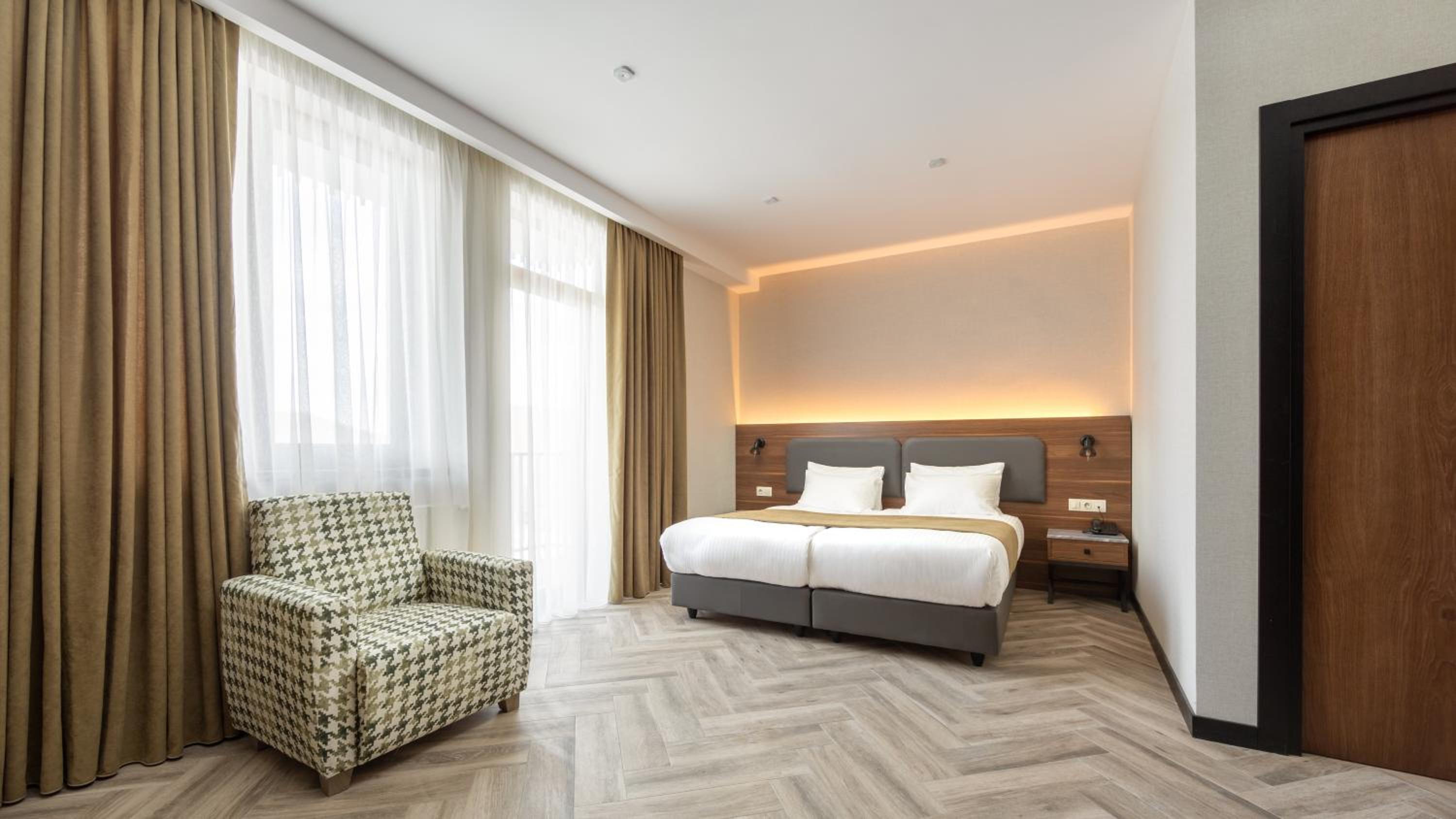 Standard Double Room - Photo 1